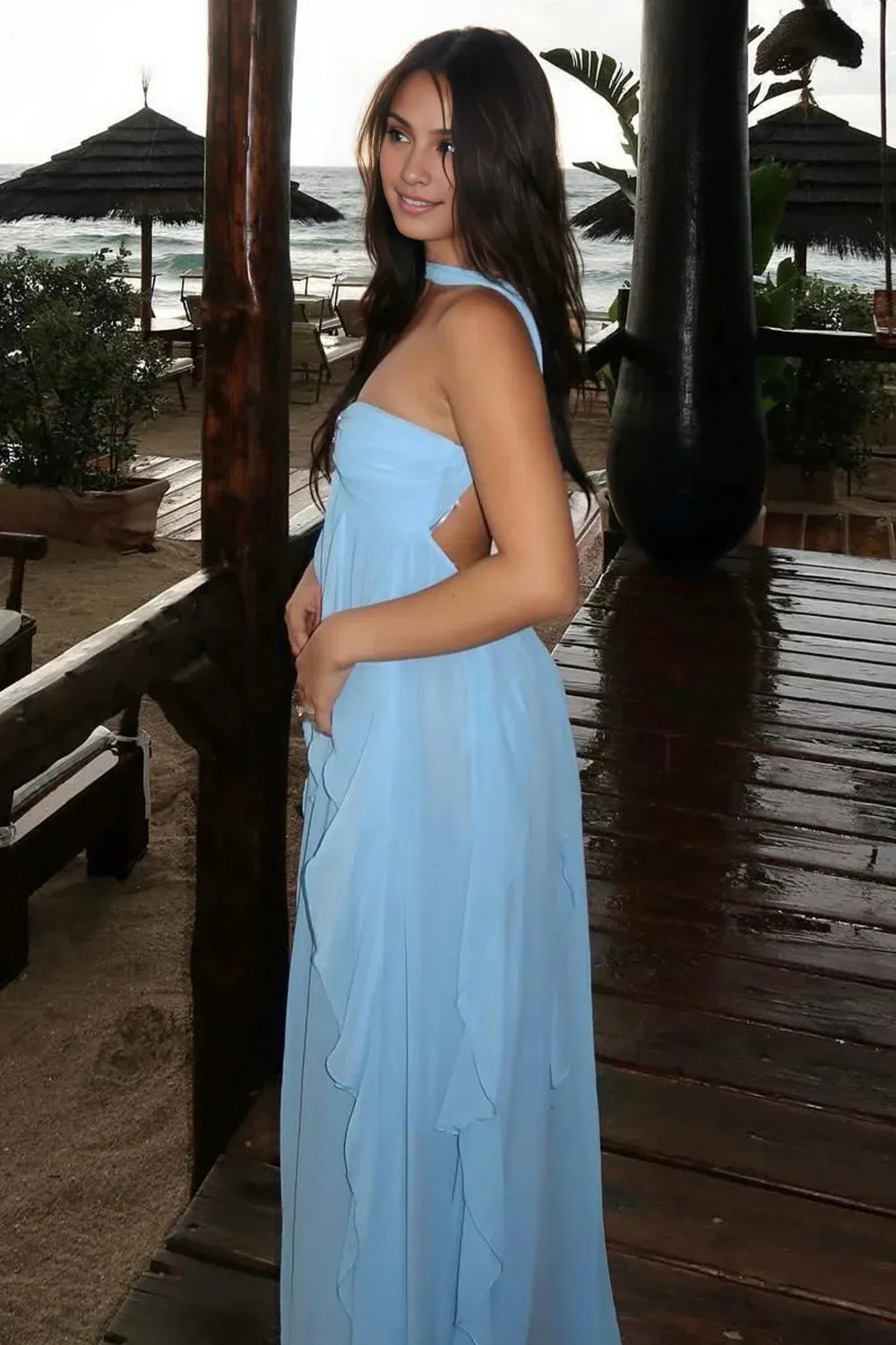 Vestido elegante de fiesta largo rosa con cuello halter, corte A y volantes de Weitese 