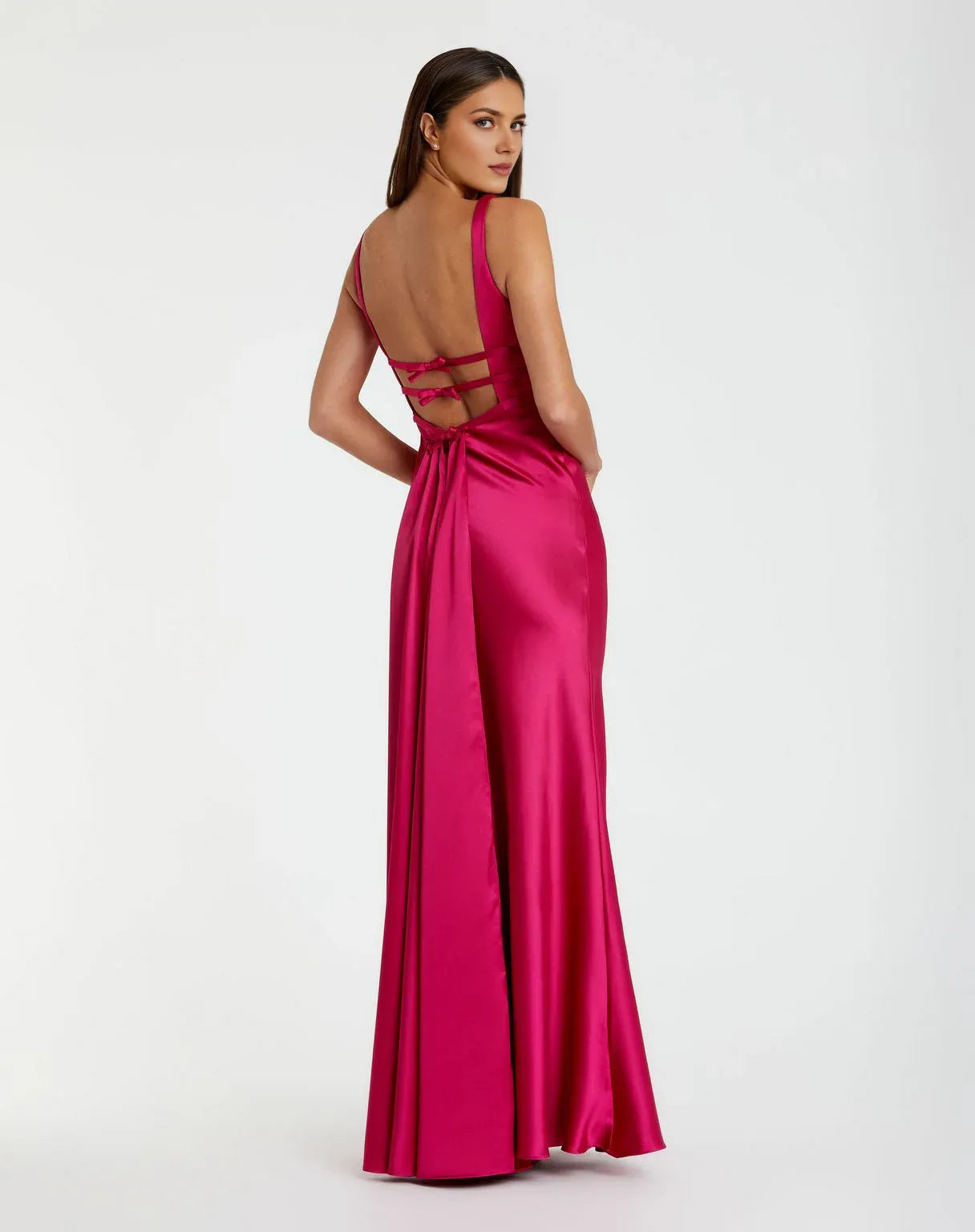 Vestido elegante de noche formal, largo y ajustado, con corte tubo, espalda descubierta, sin mangas y largo hasta el suelo. 