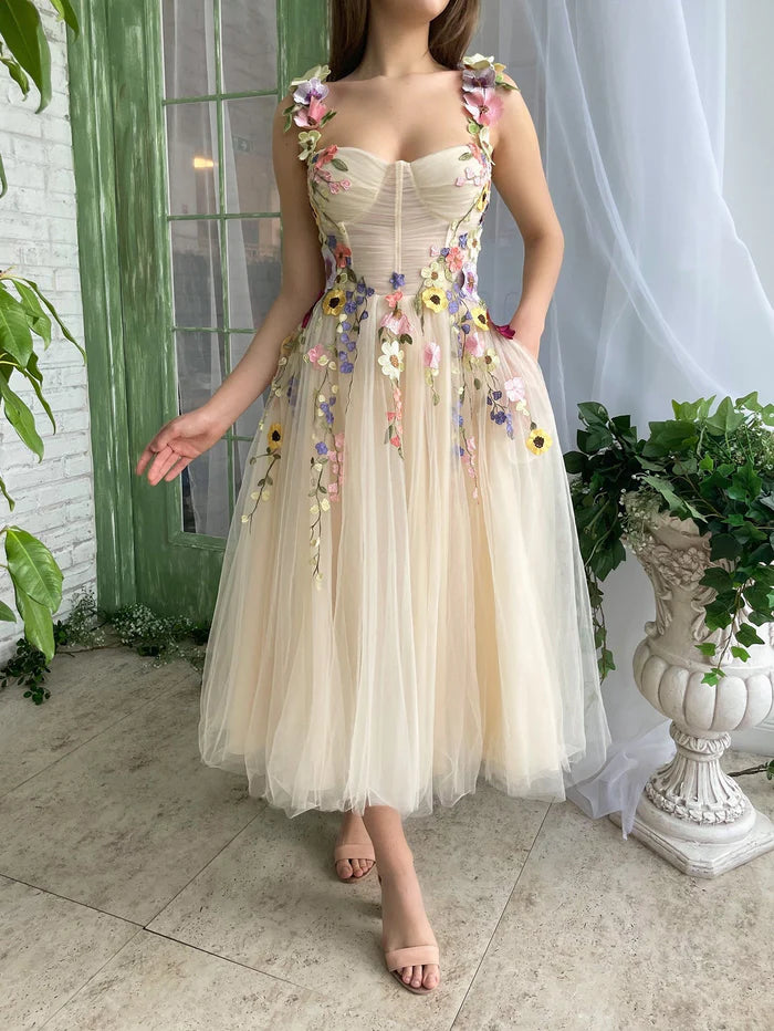 Weitese Dress Corset A-Line Champagne Backless Sleeveless Midi Homecoming Dress With 3D Flowers