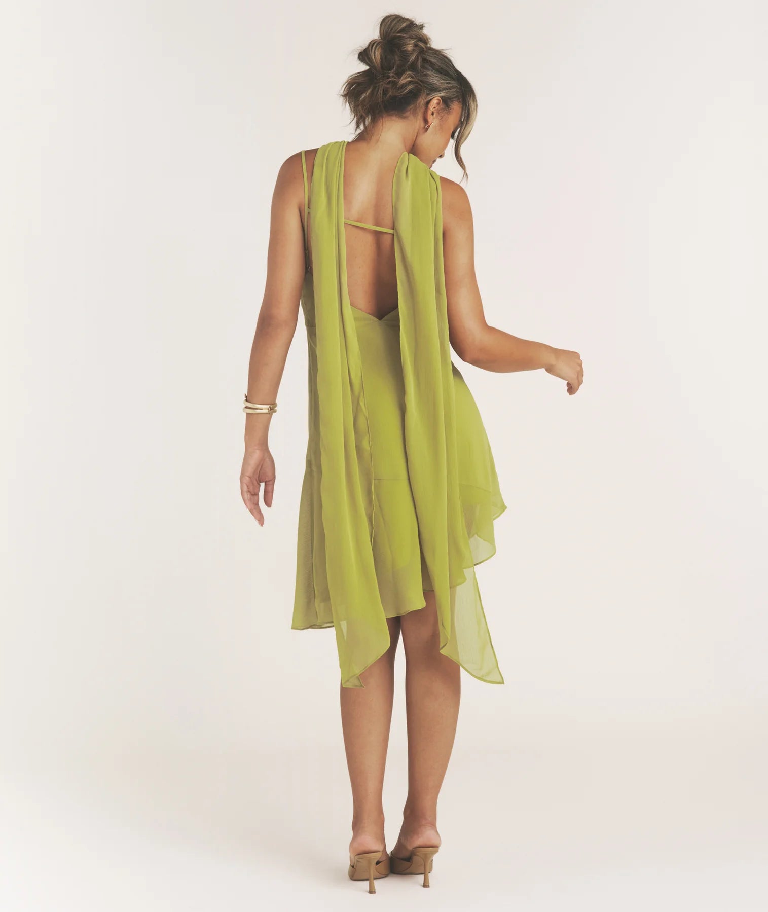 Vestido Weitese moderno con cuello vuelto, minivestido con espalda abierta, tirantes finos y sin mangas para fiesta de graduación. 