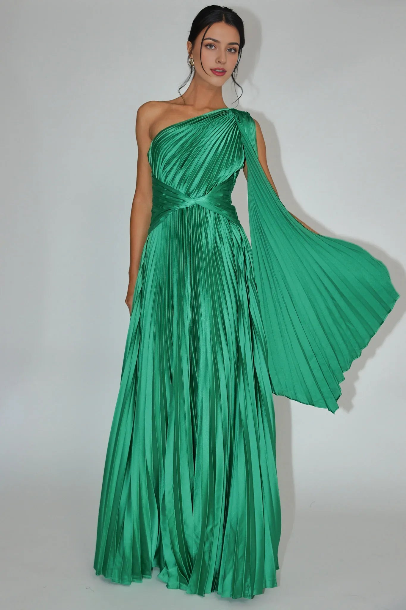 Vestido elegante de satén verde esmeralda de Weitese, con escote de un solo hombro, plisado, envolvente, con faja y silueta hasta el suelo. 