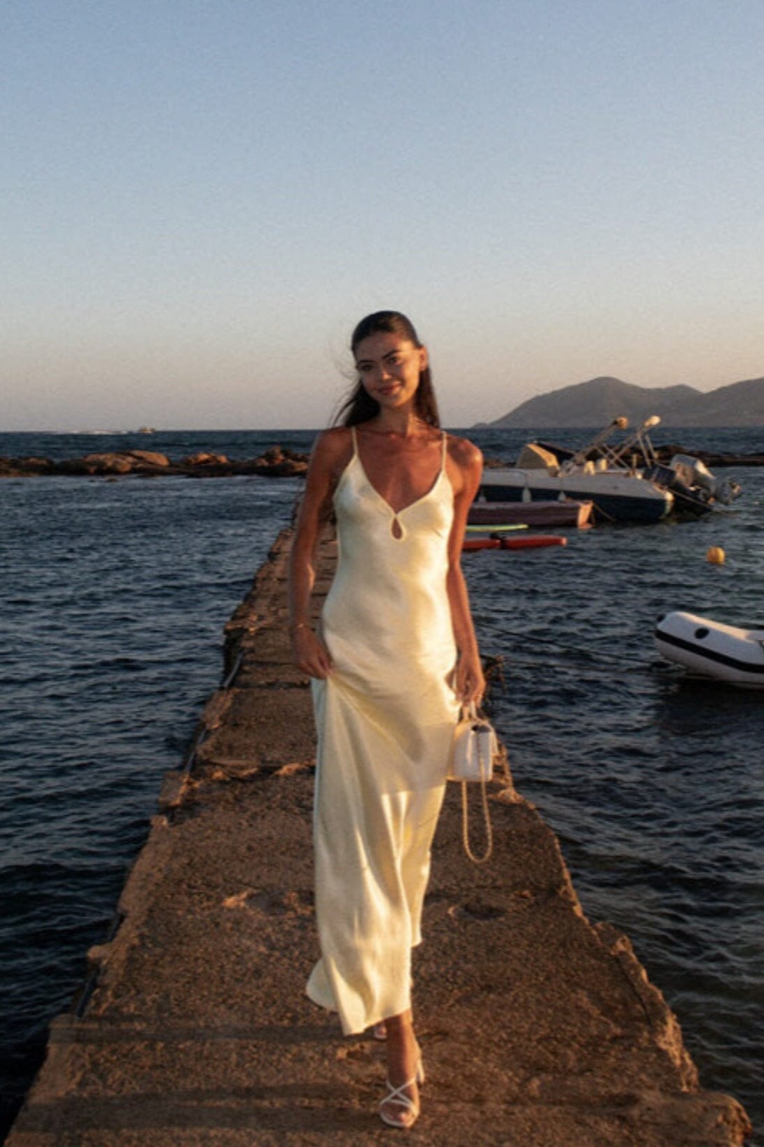 Weitese Dress Elegant Spaghetti Straps Open Back Sleeveless Maxi Dress Yellow Lace Up Ankle Length Prom Dress