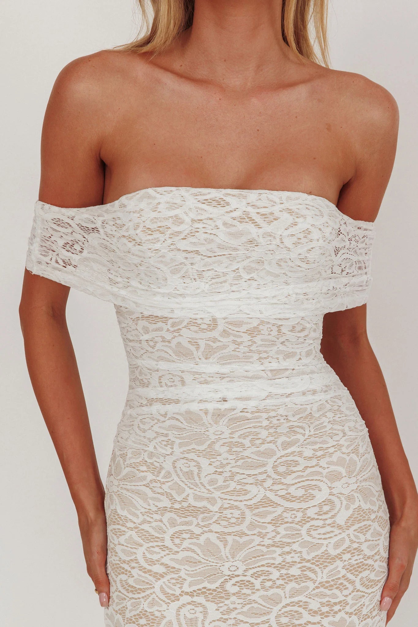 Weitese Dress Elegant White Lace Gown Off Shoulder Neck Ruffled Overlay and Mermaid Style Maxi Length Prom Dress