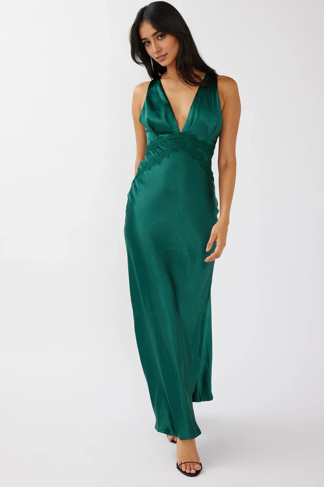 Weitese Dress Emerald Green Satin Maxi Dress with Plunging V Neckline and Lace Waist Detail Prom Dress