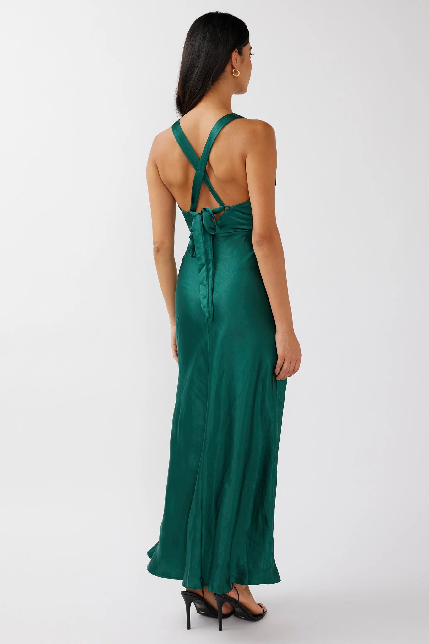 Weitese Dress Emerald Green Satin Maxi Dress with Plunging V Neckline and Lace Waist Detail Prom Dress