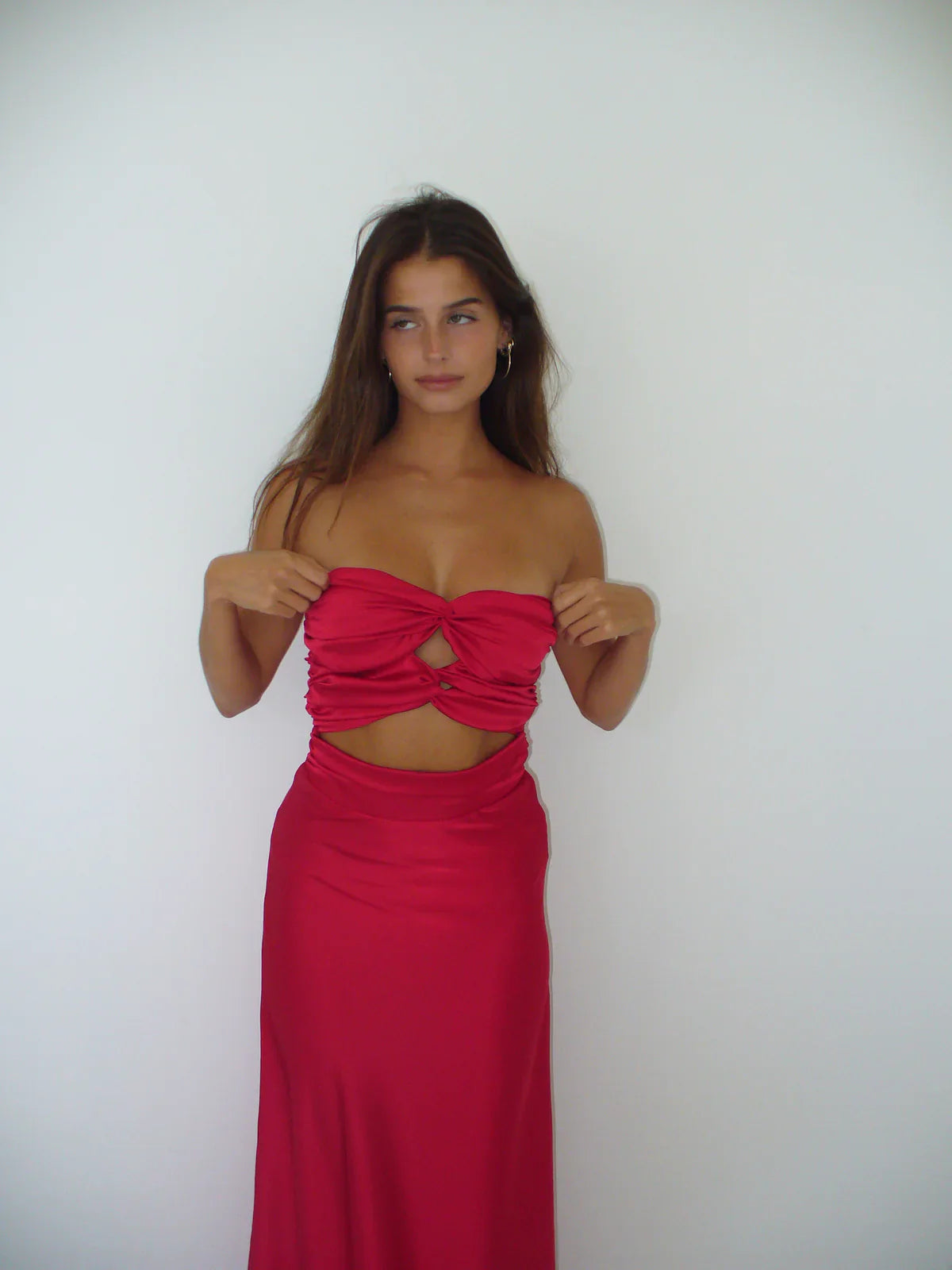 Robe Weitese Fashion - Robe longue torsadée à épaules dénudées - Rouge vin - Sans manches - Traîne courte 