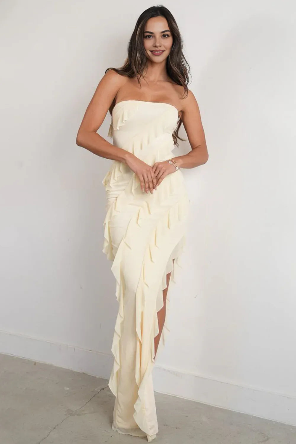 Vestido de fiesta largo rosa sin tirantes con volantes de Weitese 