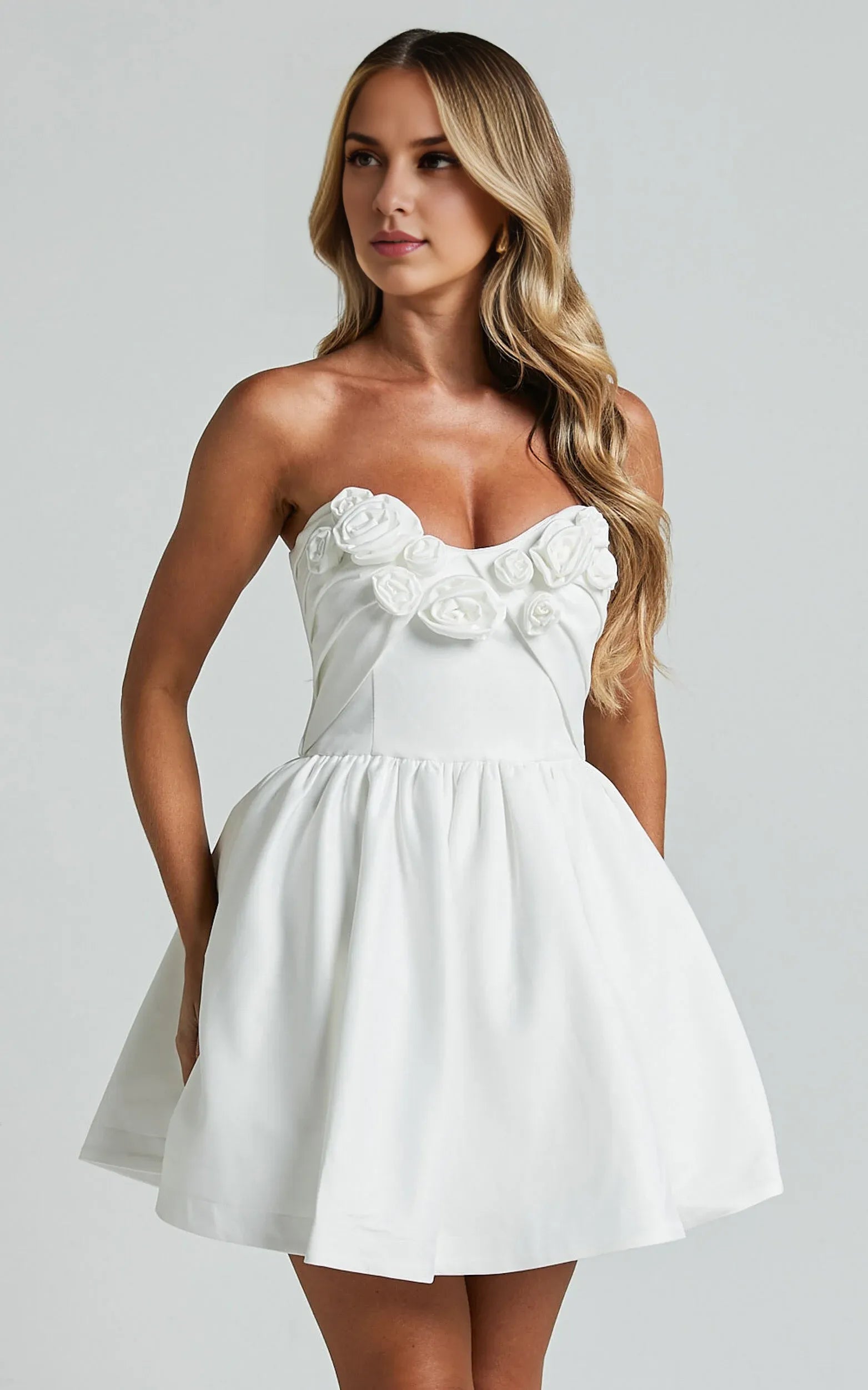 Weitese Dress Fashion Sweetheart Rosette Detail Fit Mini Dress Pink A-Line Sleeveless Backless Homecoming Dress