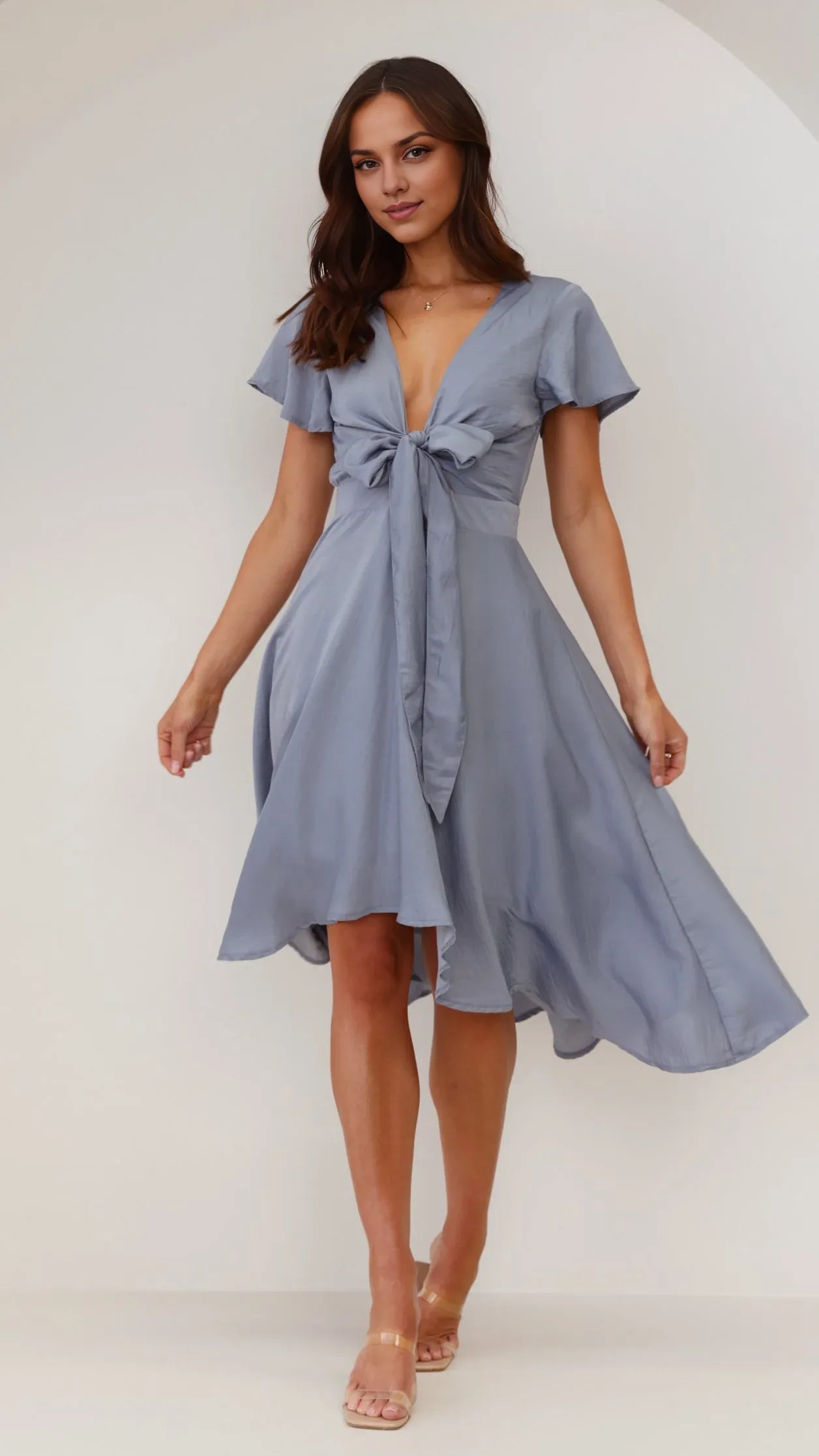 Vestido Weitese de moda con escote en V, vestido midi negro de satén en forma de A, sin mangas, color liso, vestido de fiesta de corte alto bajo 