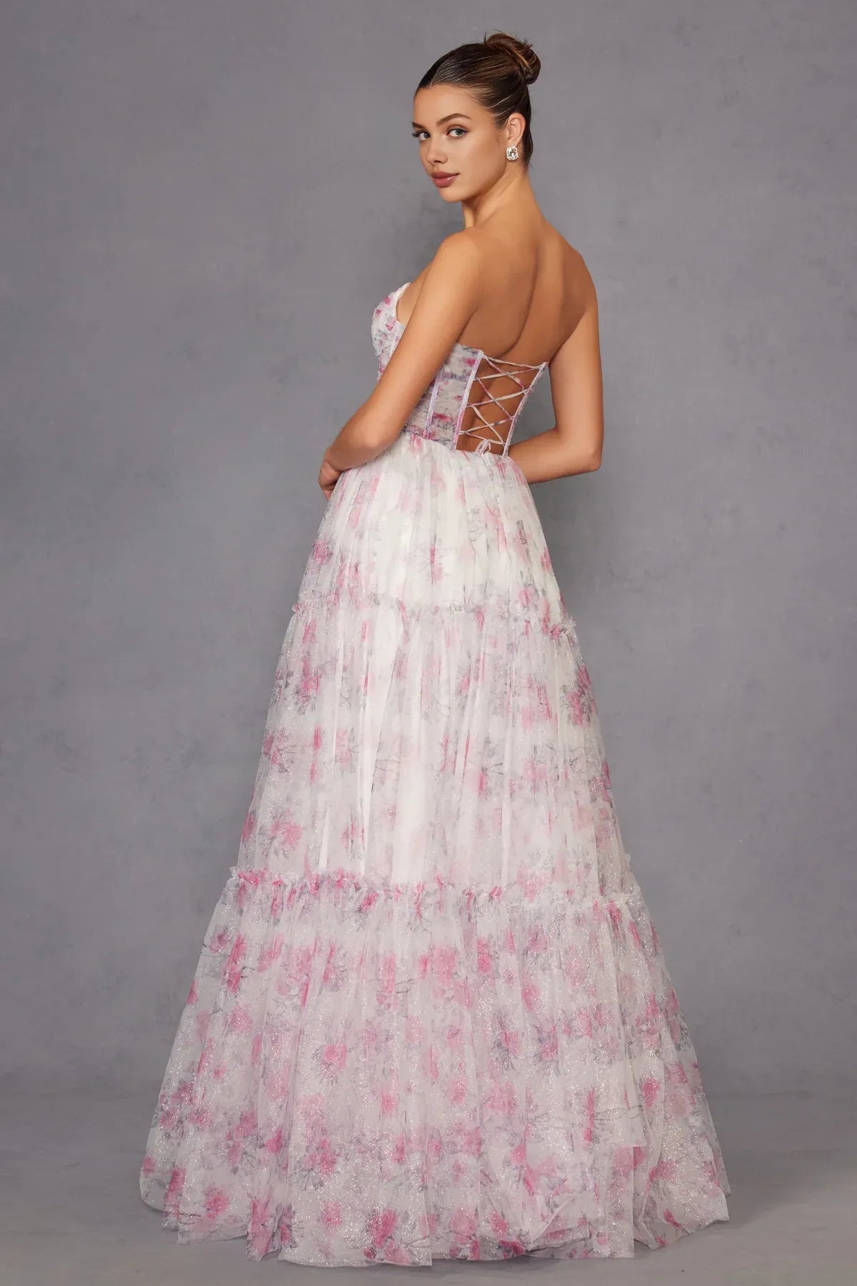 Vestido largo de tul con estampado floral de Weitese, escote en forma de corazón sin tirantes, que captura una sofisticación de ensueño. Vestido de fiesta. 