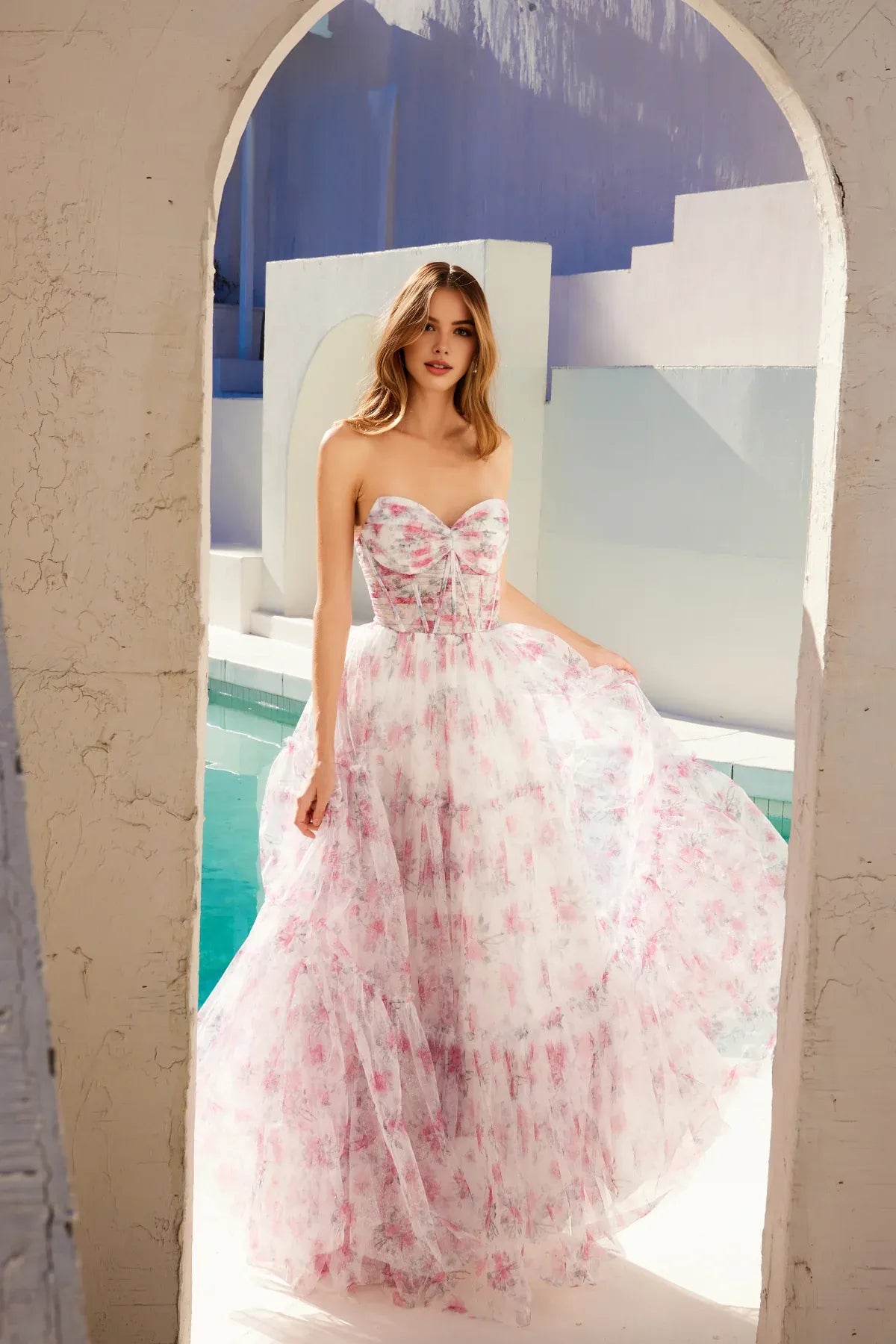 Vestido largo de tul con estampado floral de Weitese, escote en forma de corazón sin tirantes, que captura una sofisticación de ensueño. Vestido de fiesta. 