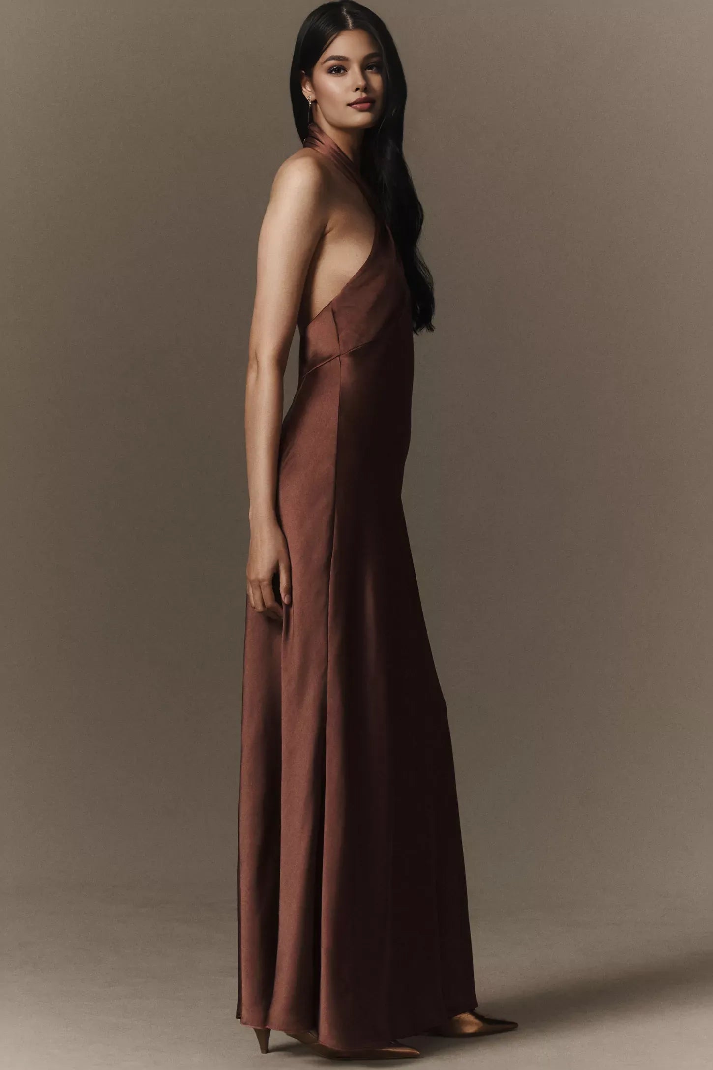 Robe Weitese Robe longue en satin à col licou Robe de bal colonne sans manches dos nu chocolat 