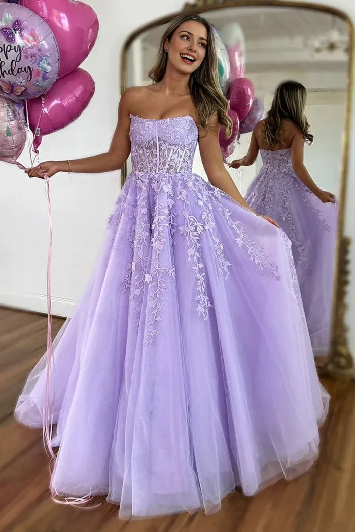 Robe Weitese, ravissante robe longue en tulle lilas, coupe trapèze, sans bretelles, avec applications 