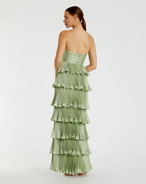 Vestido Weitese verde menta sin tirantes, con capas de volantes y detalle de corte que muestra una delicada feminidad. Vestido de fiesta. 