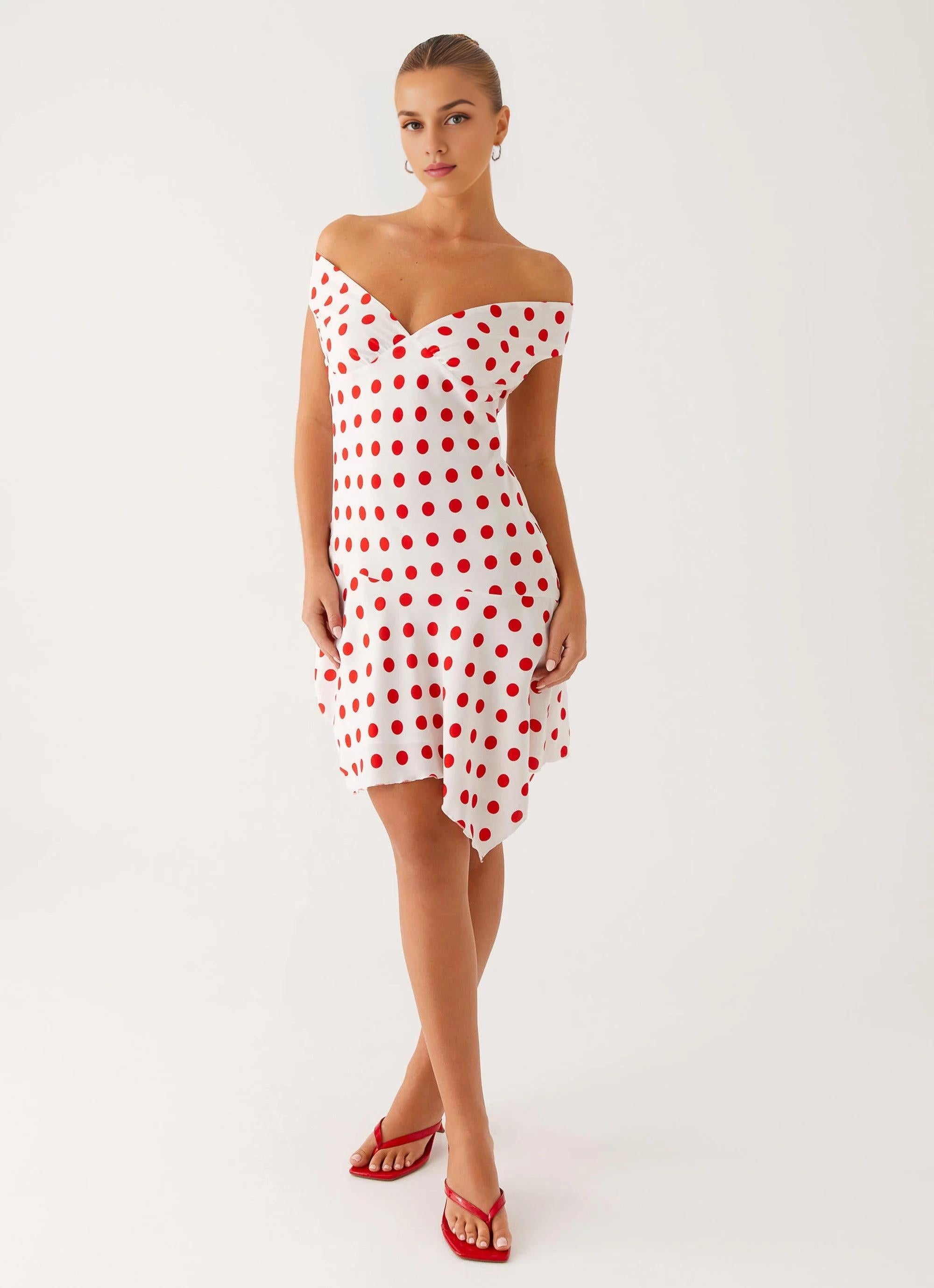 Weitese Dress Off-the-Shoulder Sleeveless Sexy Backless Ruffle Hem White Red Polka Dot Homecoming Dress