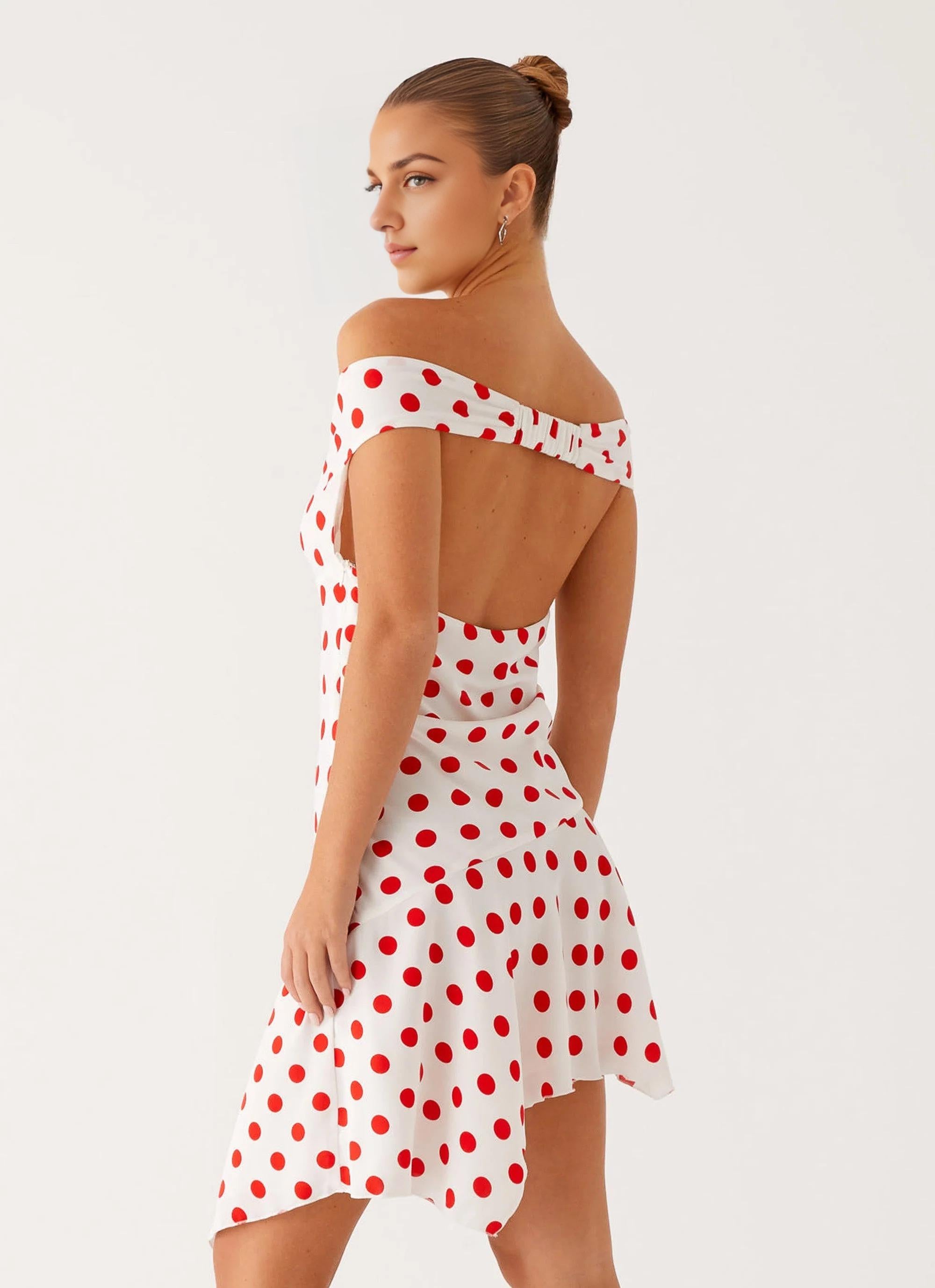 Weitese Dress Off-the-Shoulder Sleeveless Sexy Backless Ruffle Hem White Red Polka Dot Homecoming Dress