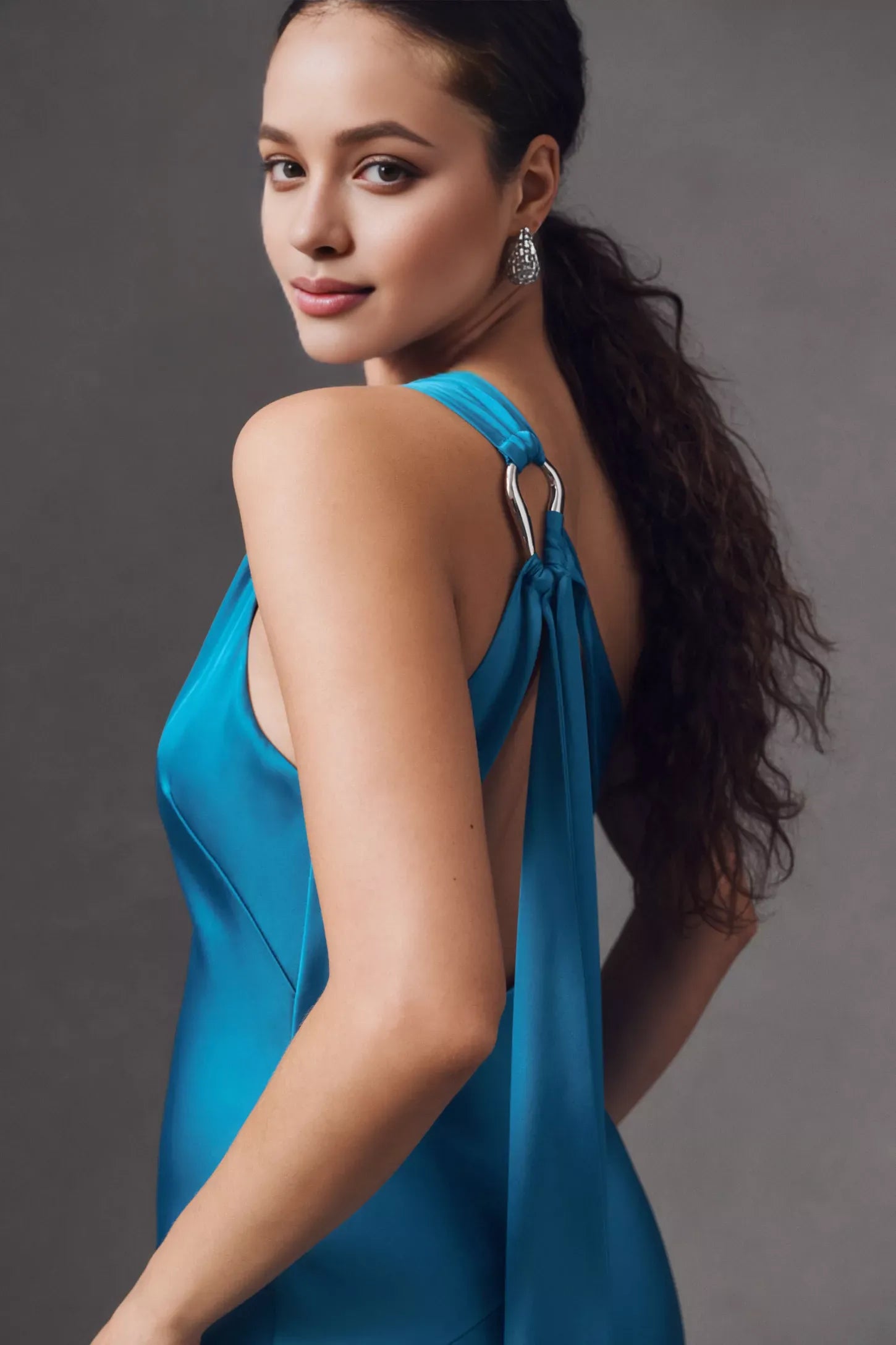 Robe Weitese, robe fourreau longue asymétrique, robe de bal sans manches, robe de demoiselle d'honneur dos ouvert avec fente latérale 