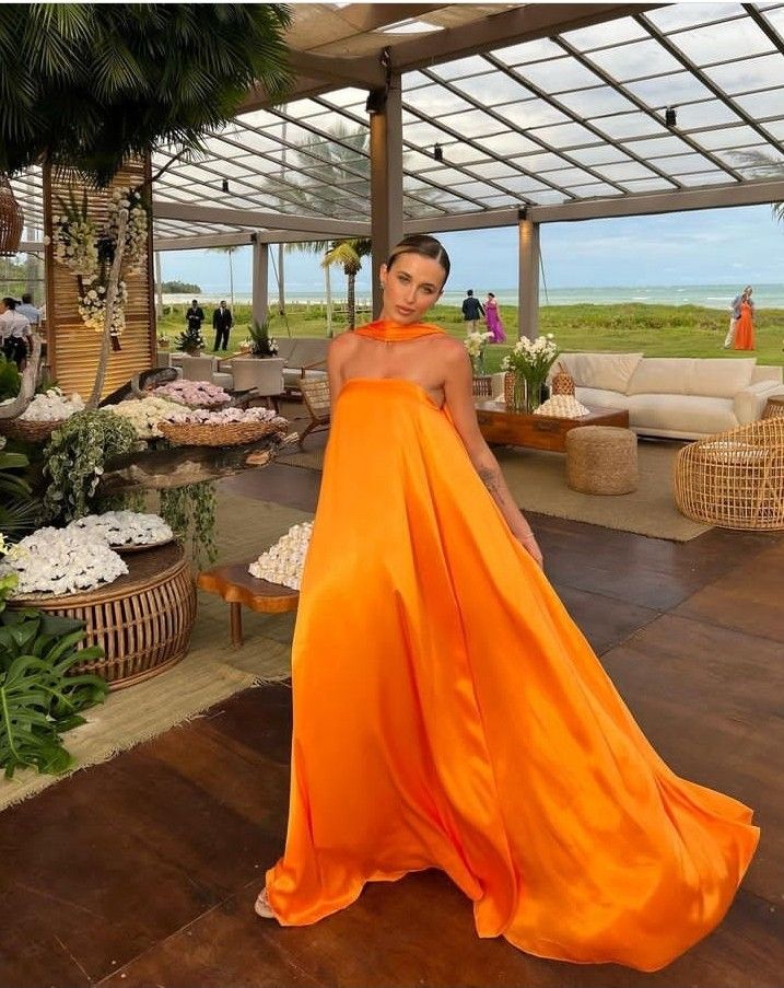 Robe Weitese Orange Élégante Fluide A-Line Épaules Dénudées Satin Longue Robe de Soirée Robe de Bal Robe de Soirée Invité de Mariage Robe de Bal