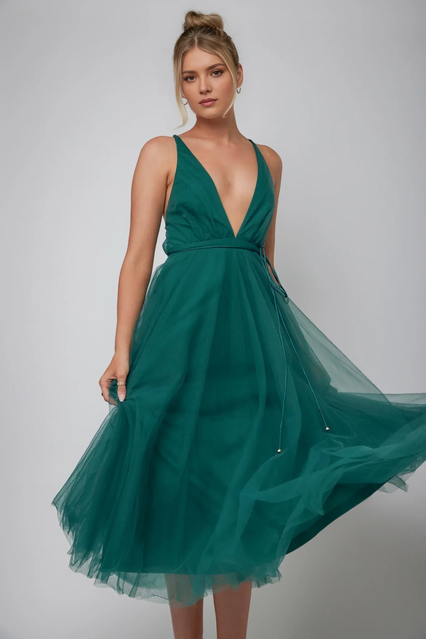 Robe Weitese à décolleté plongeant et superposition de maille, robe mi-longue, dos nu, couleur sauge, coupe trapèze/princesse 