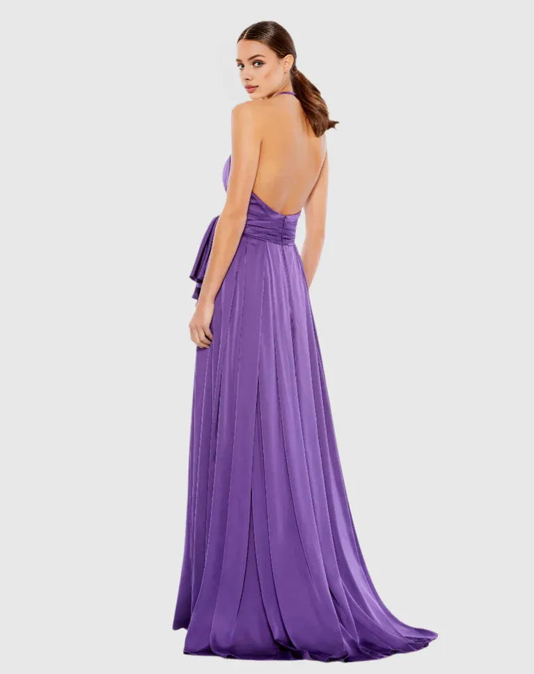 Robe de soirée Weitese en satin violet, style licou, avec décolleté plongeant, lien à nouer et fente haute, capturant une sophistication intemporelle. 