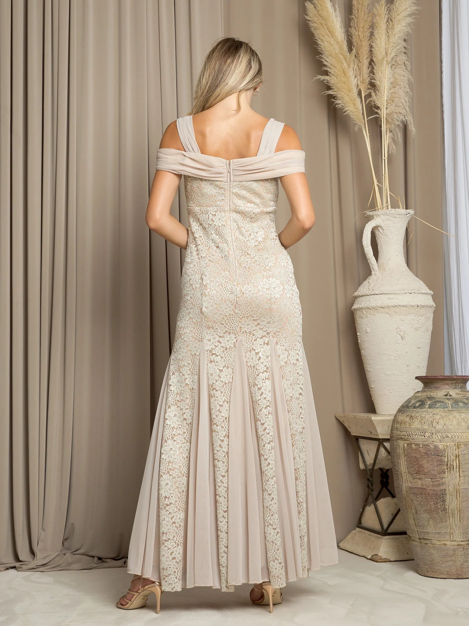 Weitese Dress Regular Straps Formal Zipper Up Prom Dress Sleeveless Floor Length Evening Dress With Lace Appliques