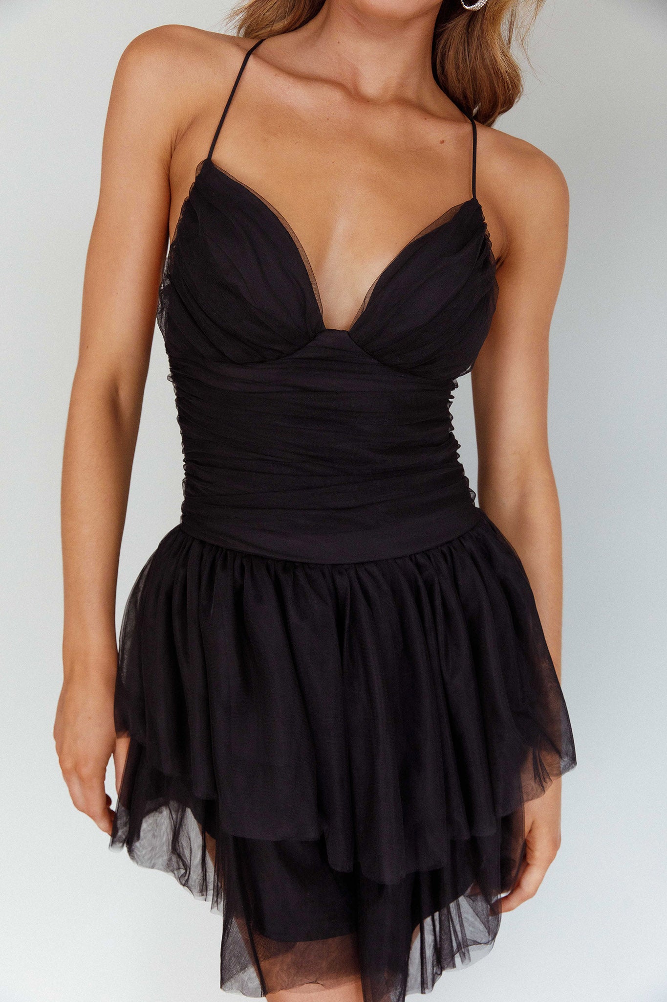 Weitese Dress Ruched Mesh Mini Dress White Backless Spaghetti Straps Tiered Homecoming Dress