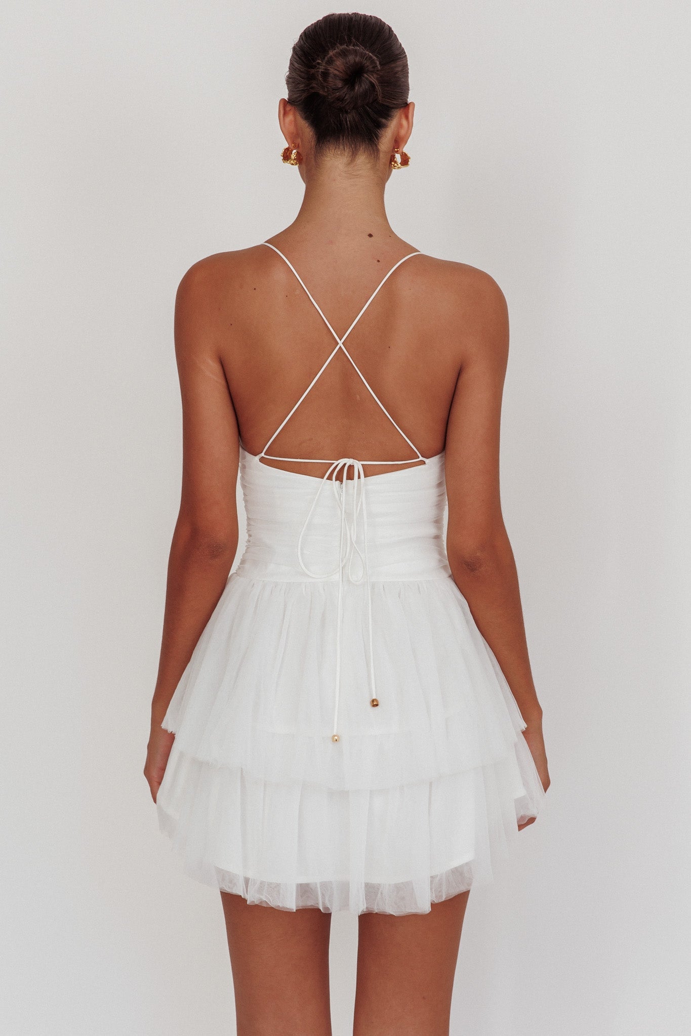 Weitese Dress Ruched Mesh Mini Dress White Backless Spaghetti Straps Tiered Homecoming Dress