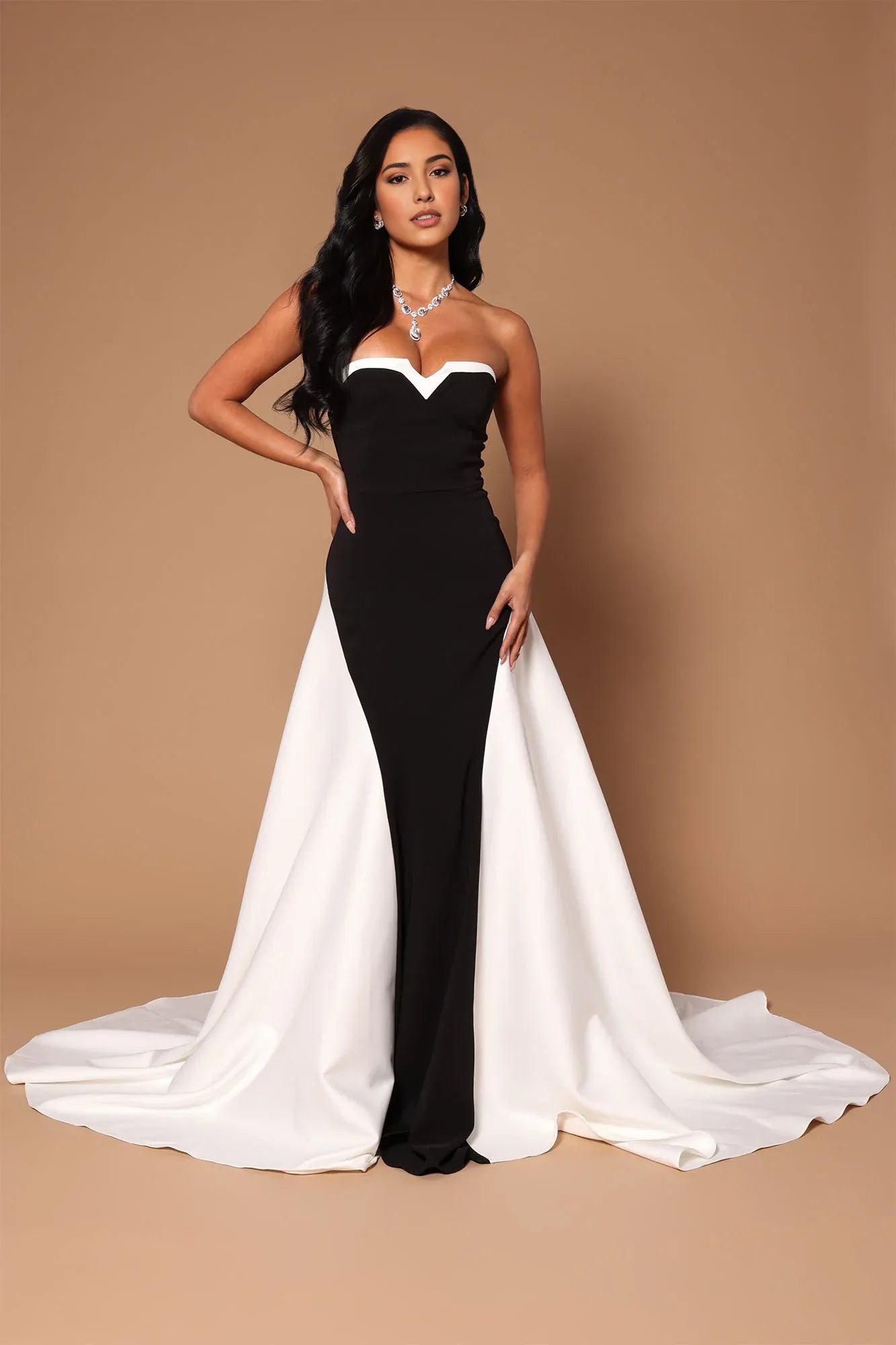 Weitese Dress Satin Maxi Dress WhiteBlack Combo Off Shoulder Sleeveless A-line With Train