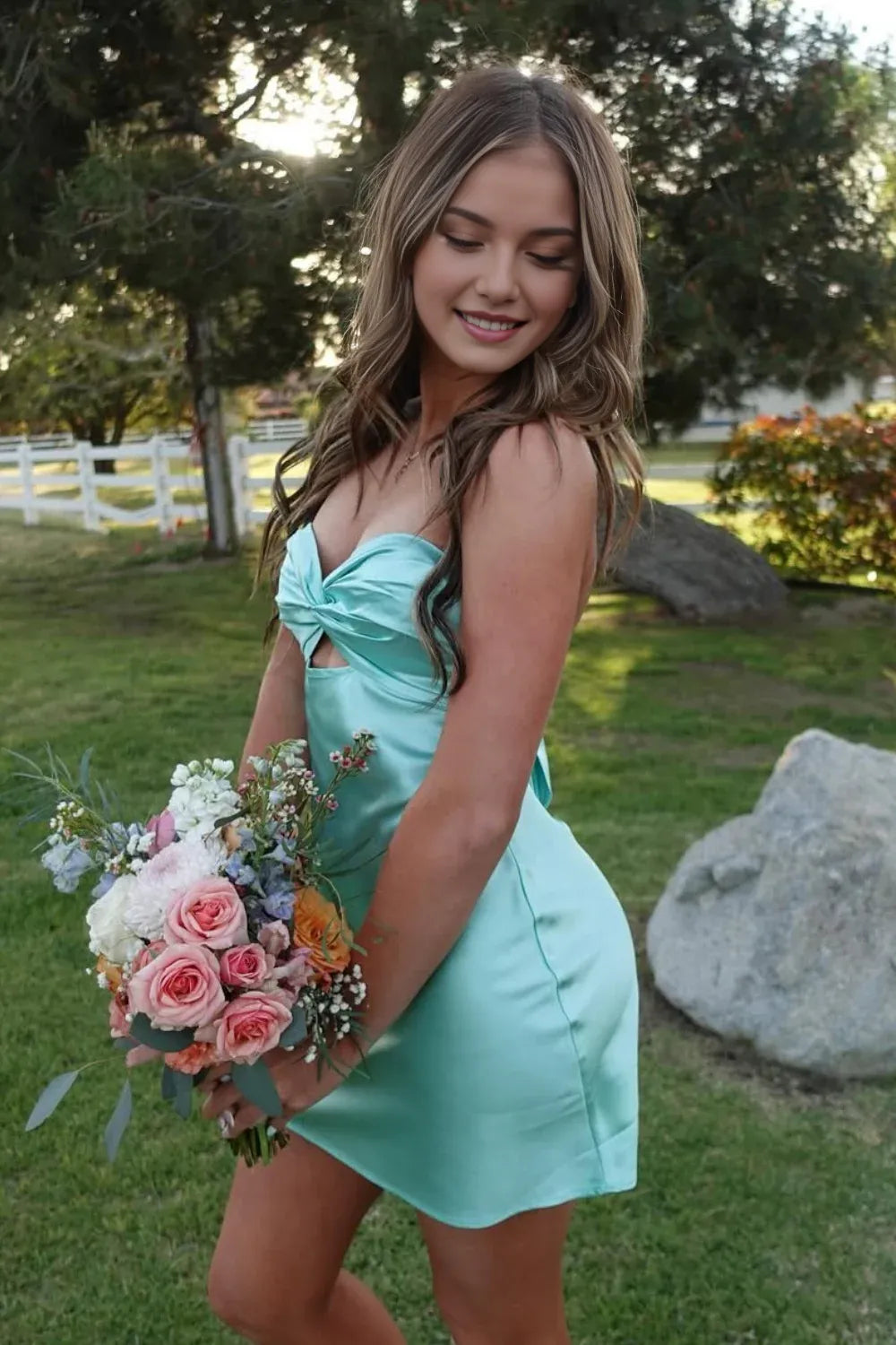 Vestido Weitese de satén con escote corazón color aguamarina, espalda abierta en el pecho, sin mangas, para regreso a casa 