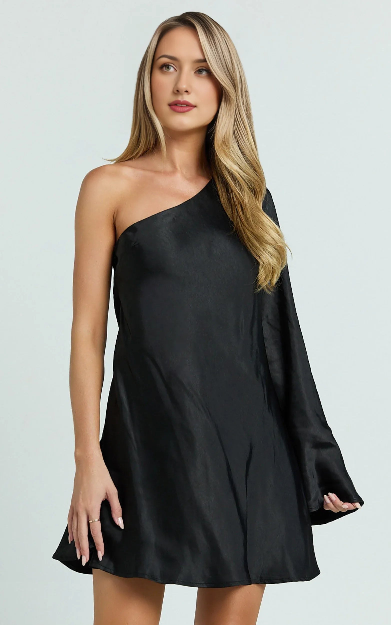 Weitese Dress Simple One Shoulder Long Sleeve Mini Cocktail Dresses Black A-Line Solid Color Satin Homecoming Dress