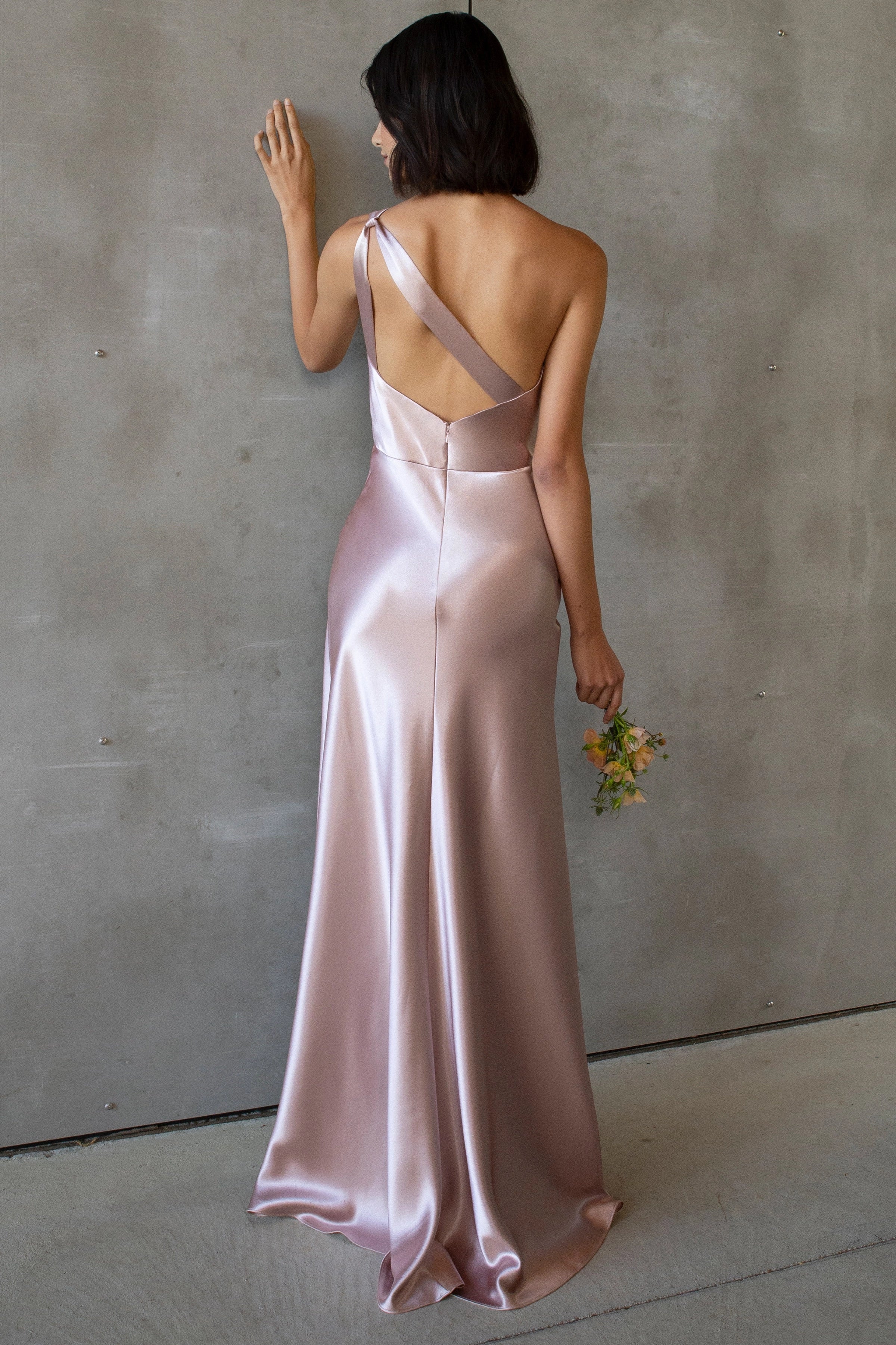 Weitese Dress Simple One Shoulder Sleeveless Open Back Satin Evening Dress Bridesmaid Dress Floor-Length Sheath Solid Color Prom Dress
