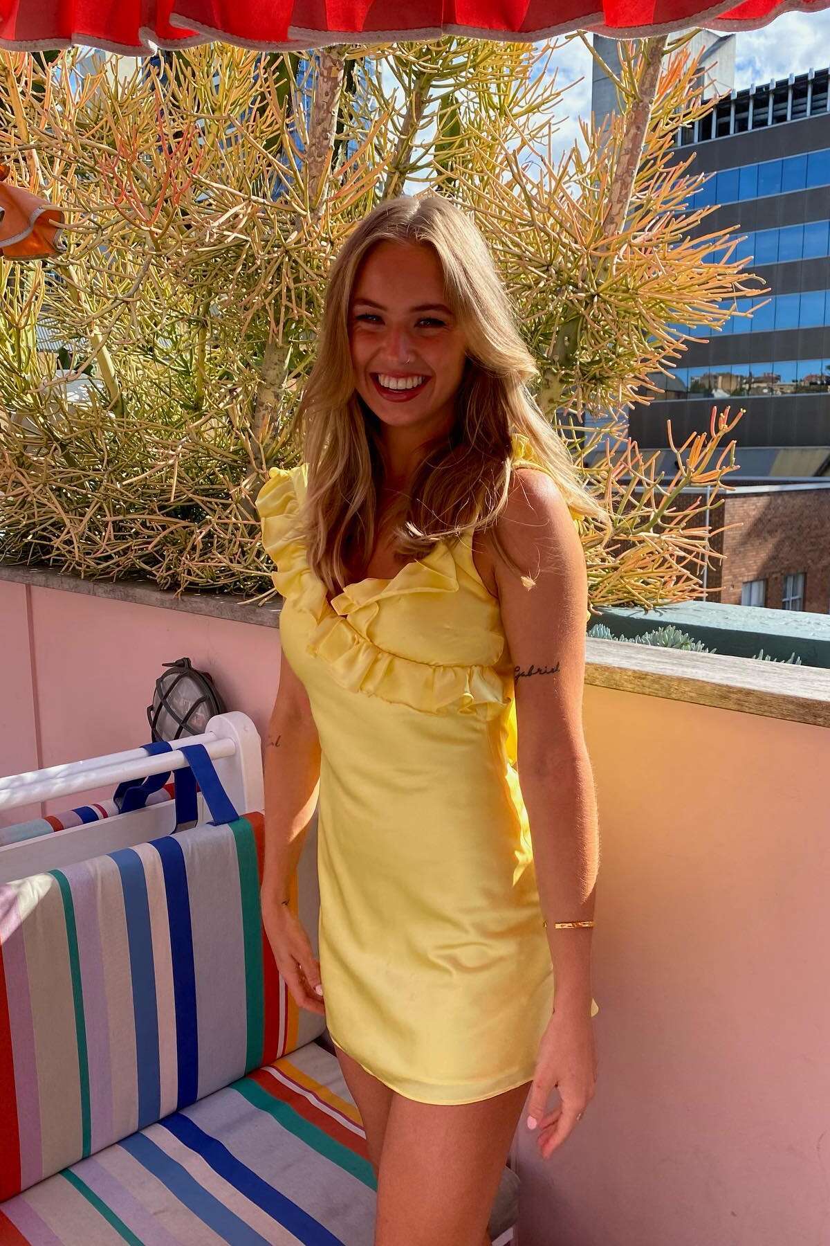 Weitese Dress Sleeveless Ruffles V Neck Short Party Dress Satin Open Back Homecoming Dress