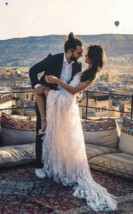 Weitese Dress Spaghetti Straps Sexy Front Split Sleeveless Lace Empire Pleated Lace Wedding Dress