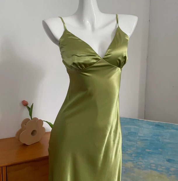 Weitese Dress Spaghetti Straps Simple V-neck Satin Green Sleeveless Backless Prom Dress