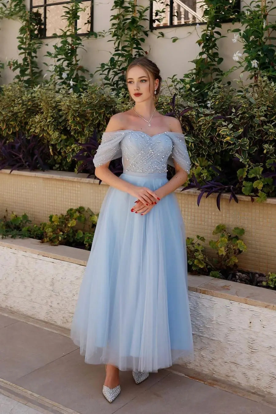 Robe Weitese Superbe robe de bal trapèze en tulle bleu ciel sans bretelles à épaules dénudées avec robe longue à perles 