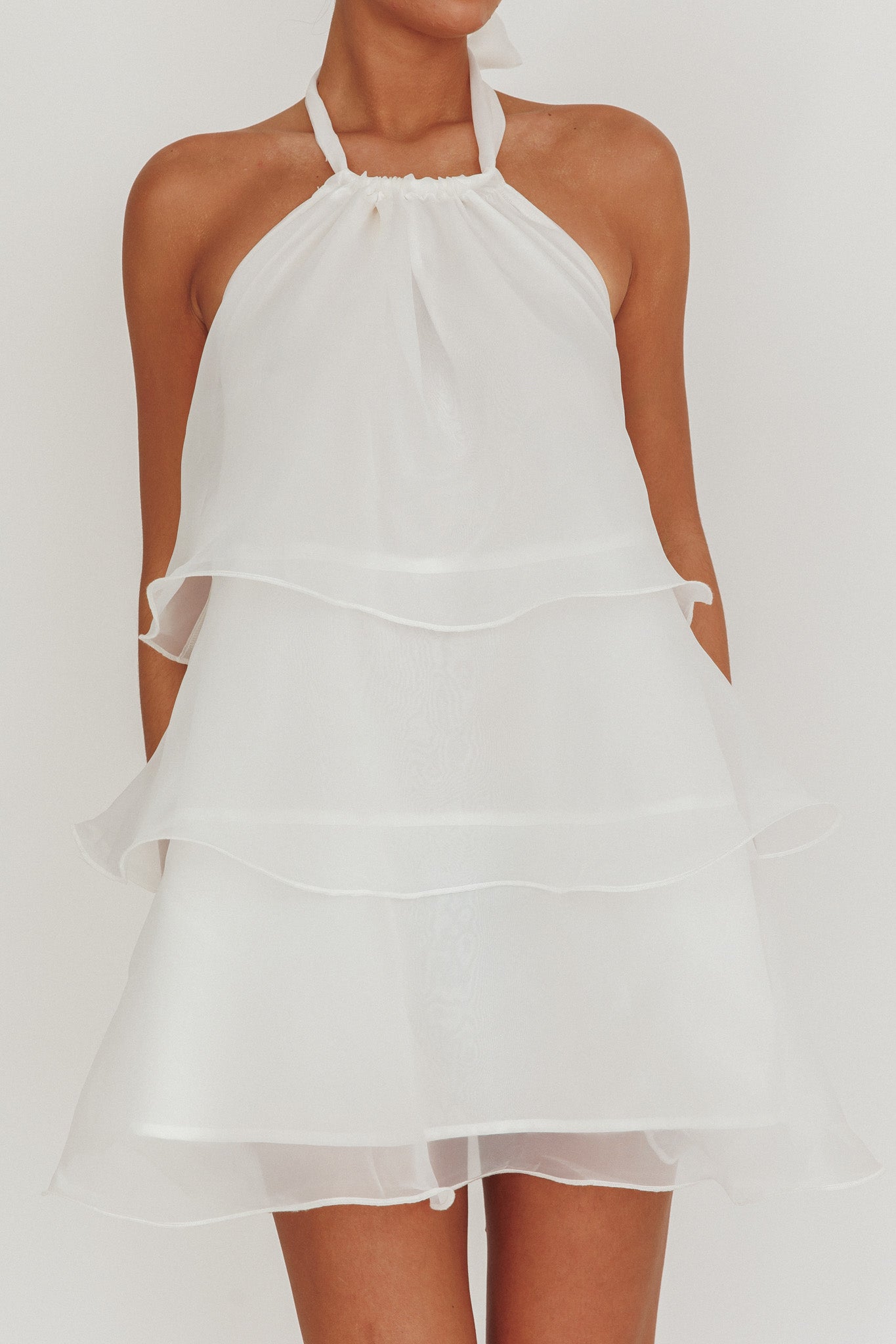 Weitese Dress Stunning Tiered Halterneck Mini Dress White Sleeveless Cold Shoulder Homecoming Dress