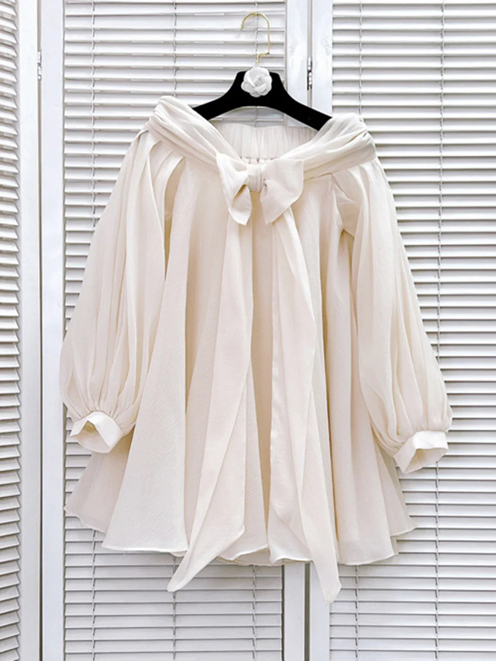 Weitese Dress Trendy Fluffy Mini Dress Off Shoulder with Bow Lantern Sleeves Party Dress Elegant Short Prom Dress Homecoming Dress