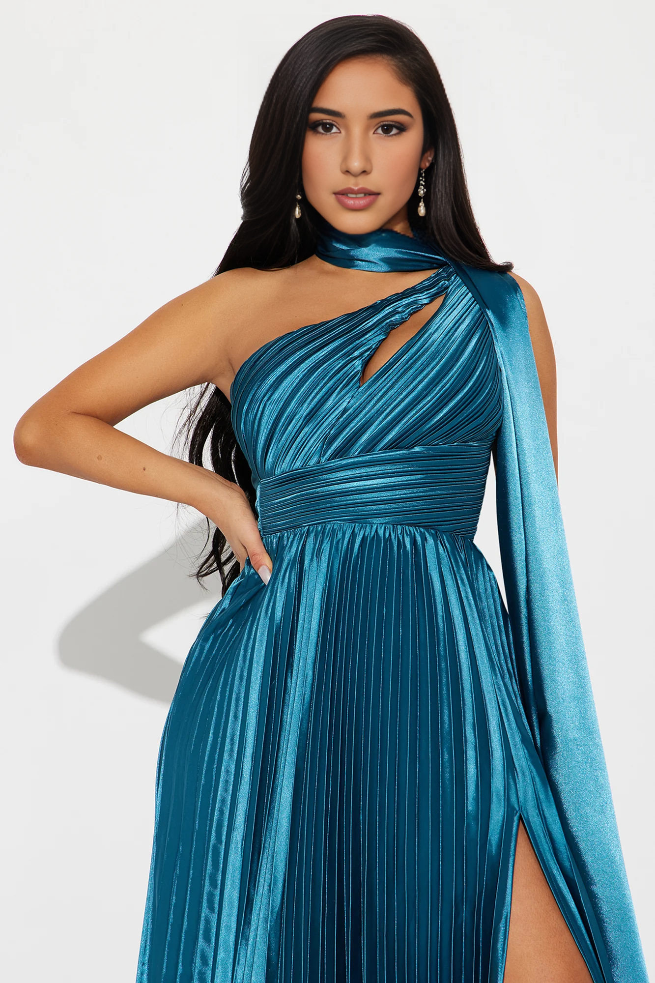 Weitese Dress Unforgettable Night Satin Gown Sleeveless A-line Pleated Teal Off Shoulder Flutter Sleeve Party Dress