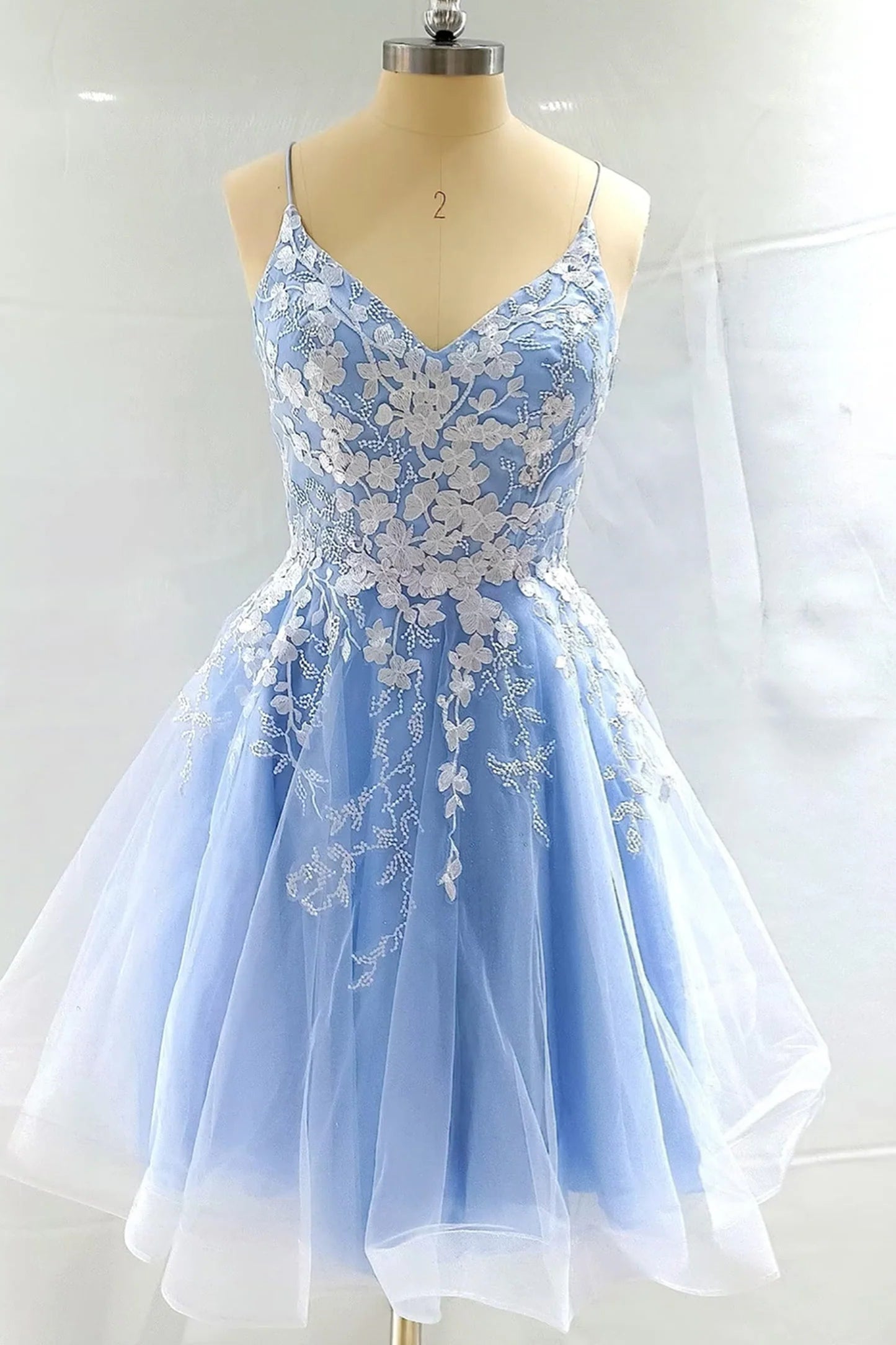 Weitese Dress V Neck Light Blue Appliques A-line Short Dress Sleeveless Knee Length Homecoming Dress