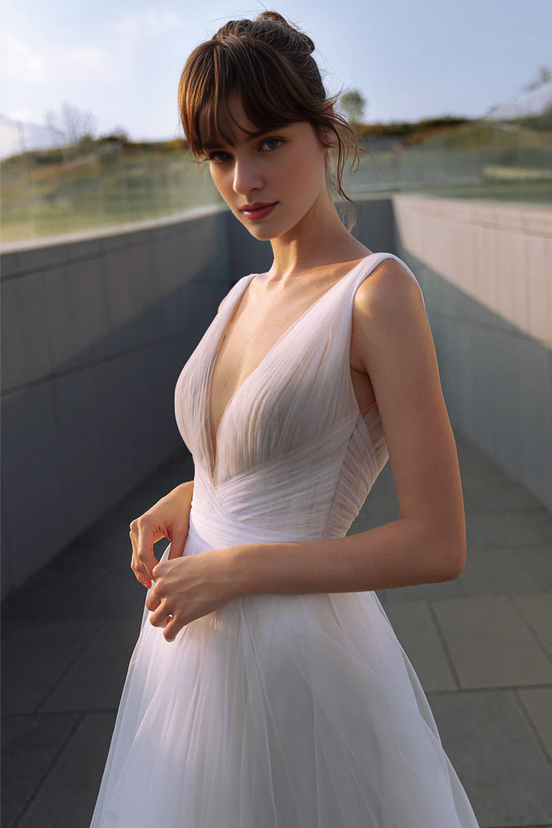 Weitese Prom Dress In Store Elegant Tulle A-line Wedding Dress Deep V Neck Backless Dress For Wedding