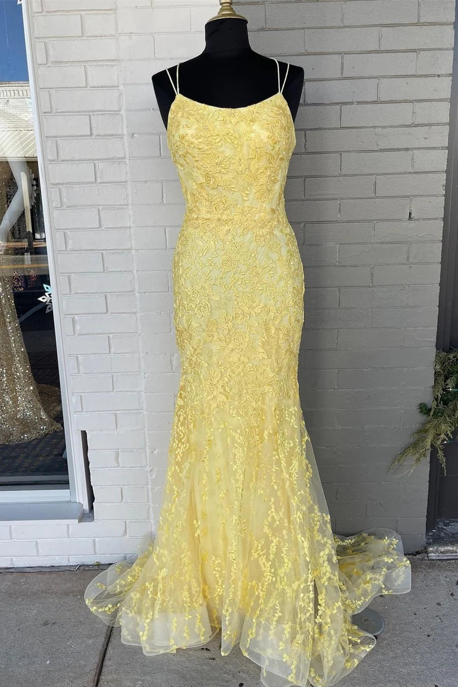 Weitese Spaghetti Straps Backless Lace Up Mermaid Yellow Lace Appliques Long Prom Dress Prom Dresses Stores