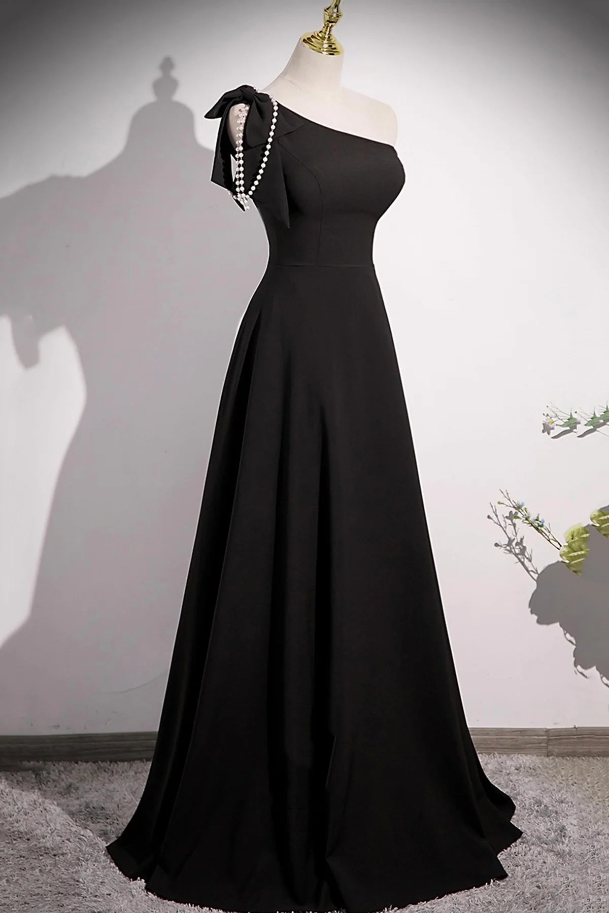 Robe Weitese noire longue, coupe trapèze, robe de soirée simple à une épaule, robe de bal longue au sol