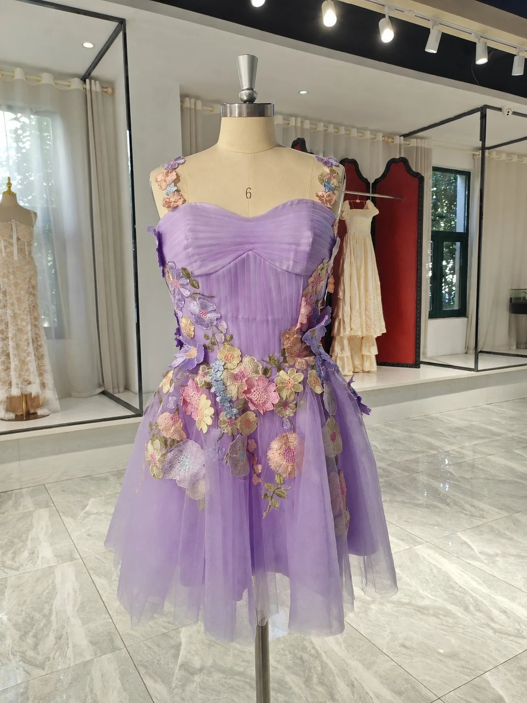 Whimsical A-Line Sweetheart Floral Applique Lace-Up Lavender Short Prom Dress