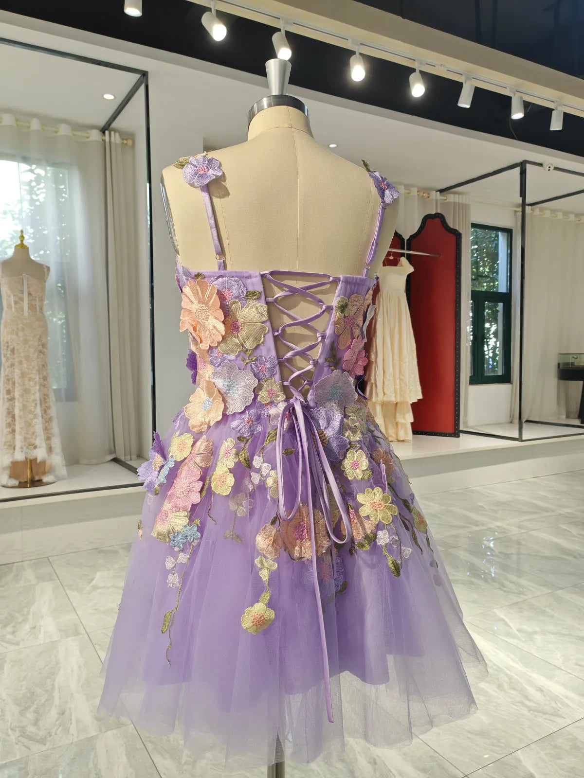 Whimsical A-Line Sweetheart Floral Applique Lace-Up Lavender Short Prom Dress