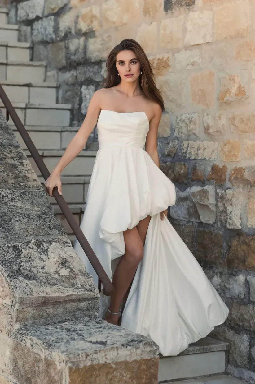 Fashion A-Line/Princess Strapless Sleeveless Zipper Up Sweep/Brush Train Wedding Dress