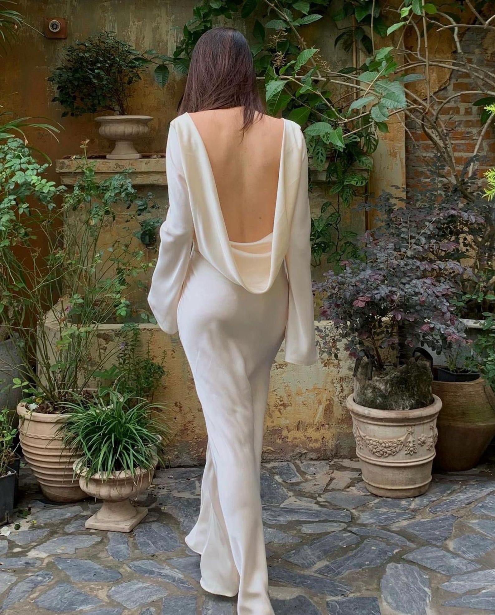 White Cowl Backless Simple Maxi Dress Boat Neck Silk Long Sleeve Bridal Wedding Guest Prom Dress Elegant Evening Dress