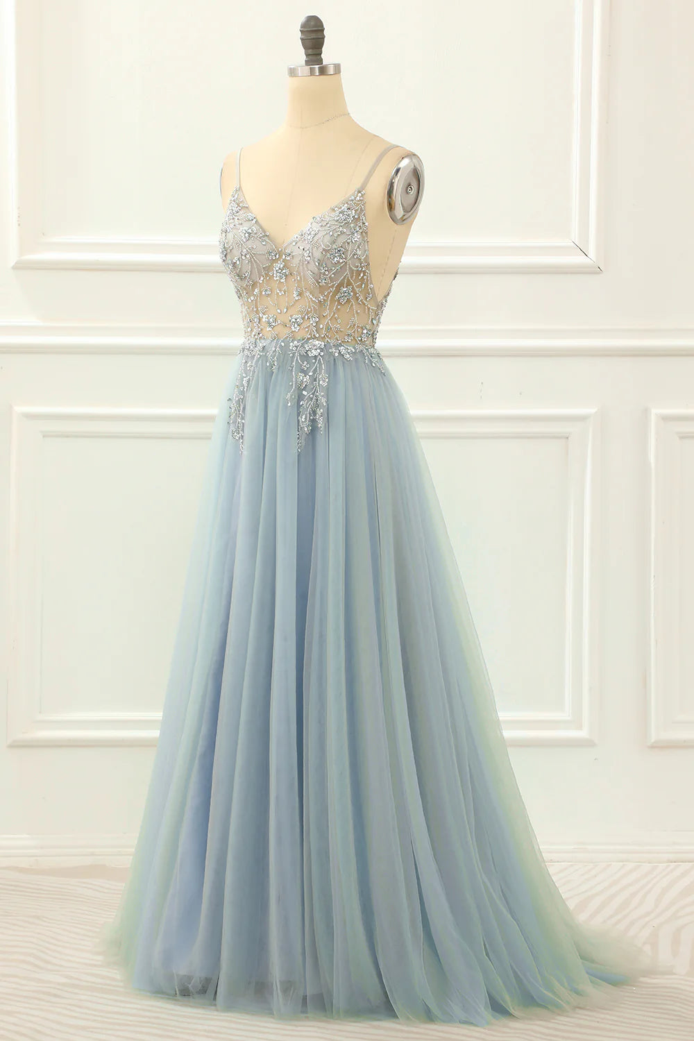 Robe de bal trapèze en tulle perlé bleu scintillant