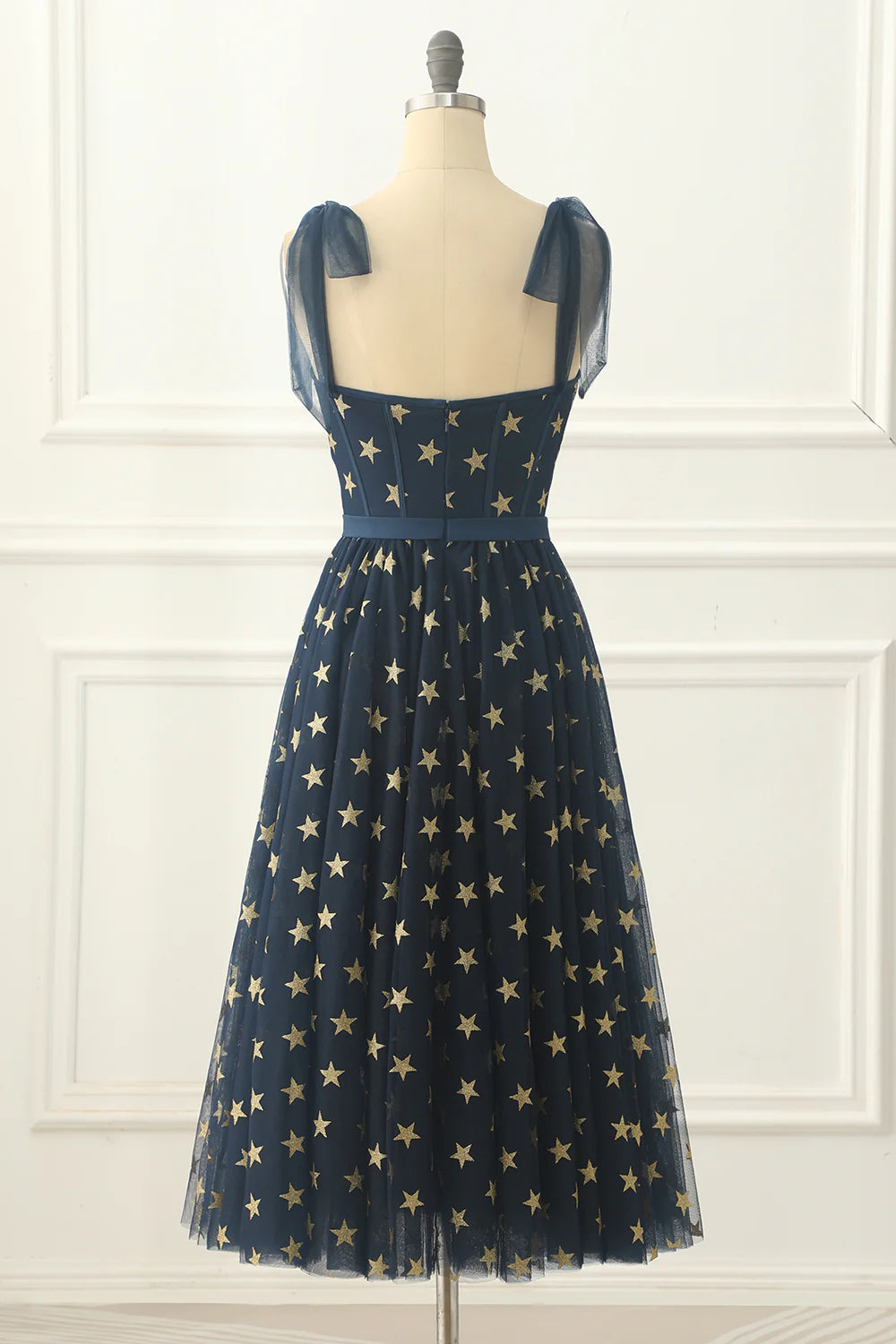 Robe de bal mi-longue en tulle bleu marine avec étoiles