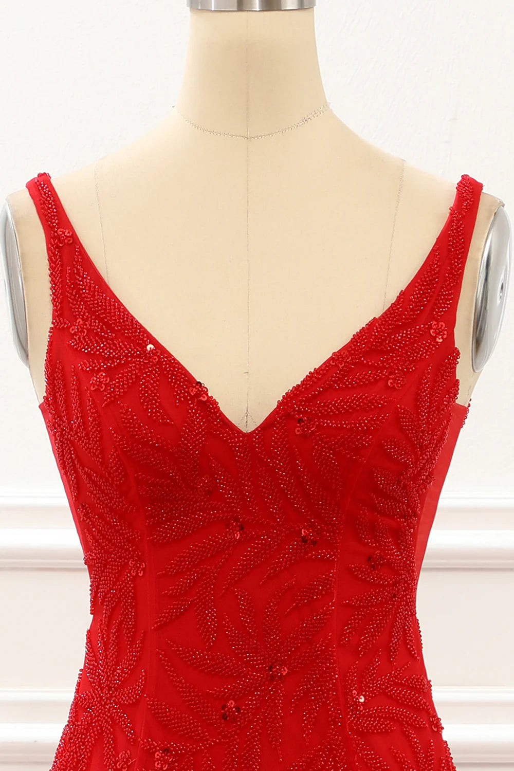 Robe de bal asymétrique rouge avec broderie