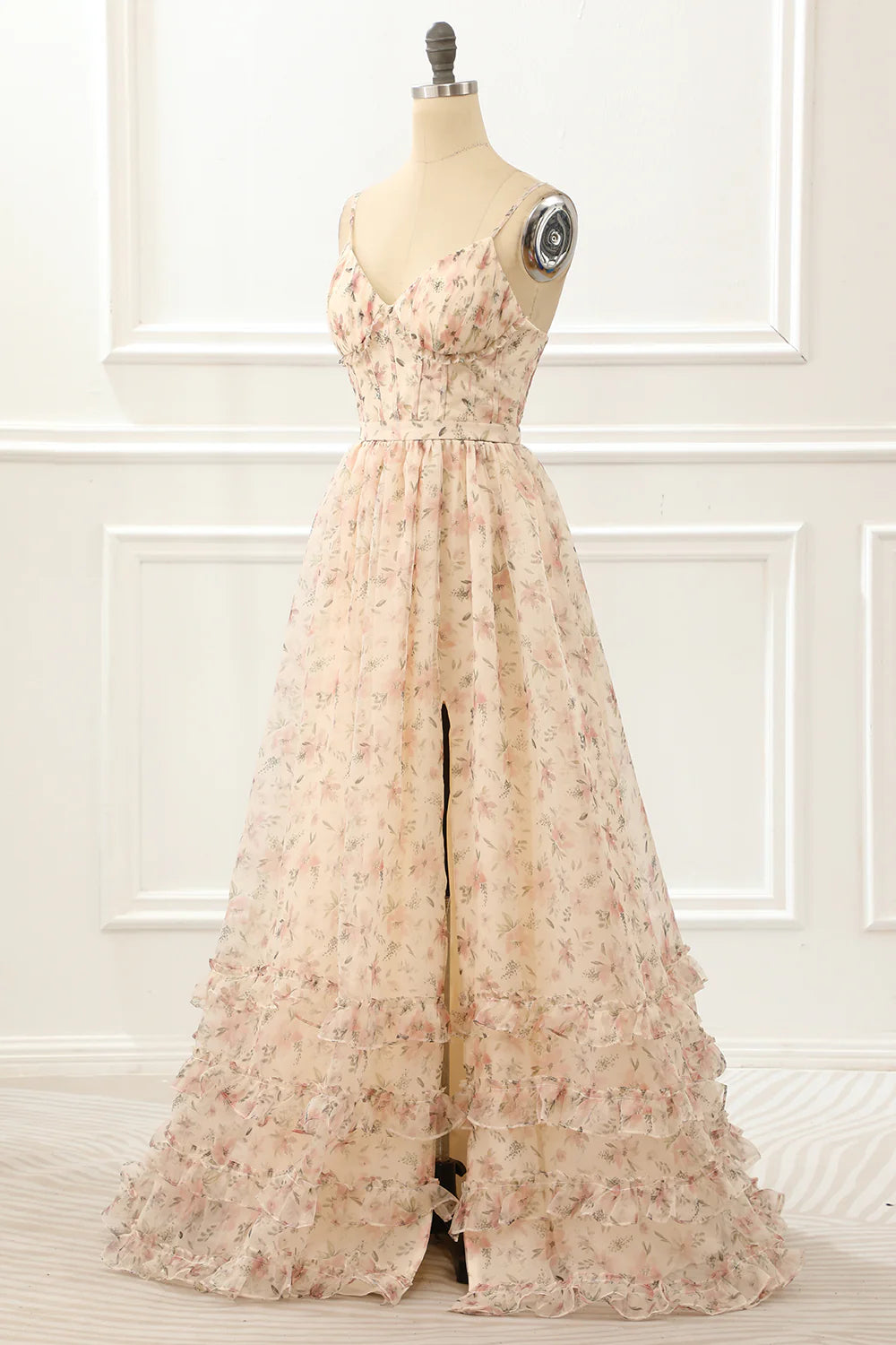 Vestido de fiesta con tirantes finos, estampado en forma de A y abertura en capas